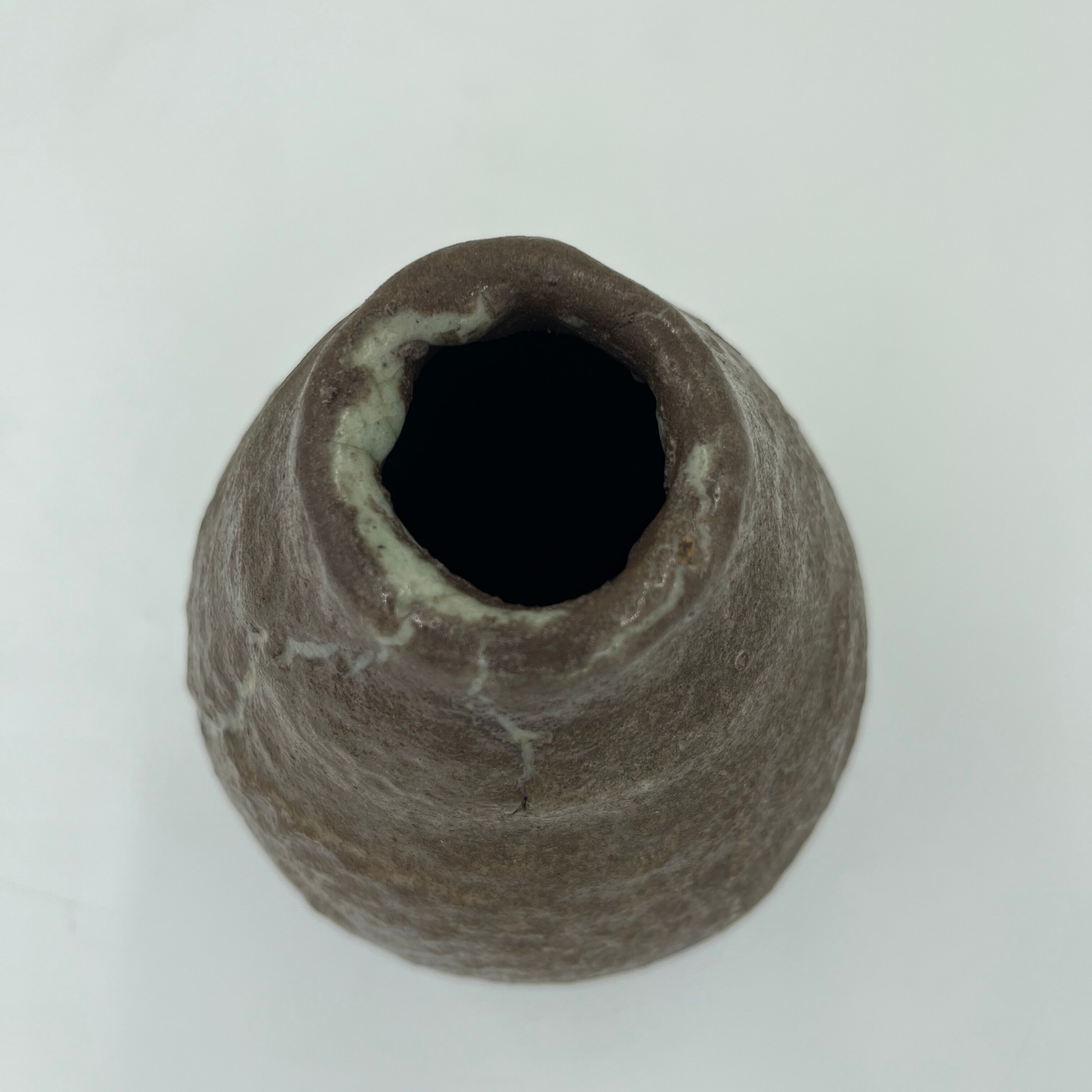 Veined terracotta vase