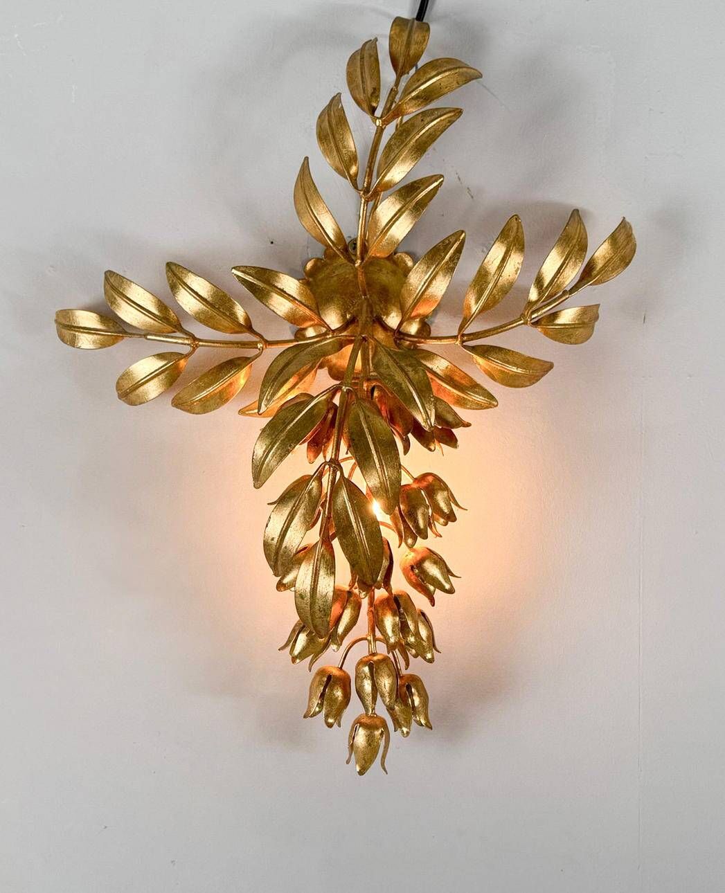 Hans Kögl. Wall lamp/ceiling lamp, 'Pioggia D'oro', Germany, 1960s.