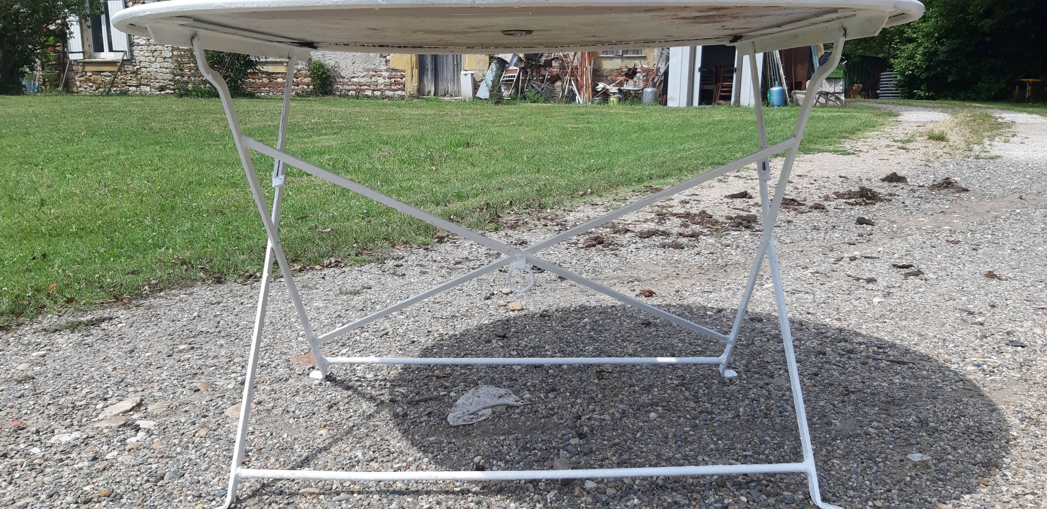 Table de jardin fer ronde et repliable