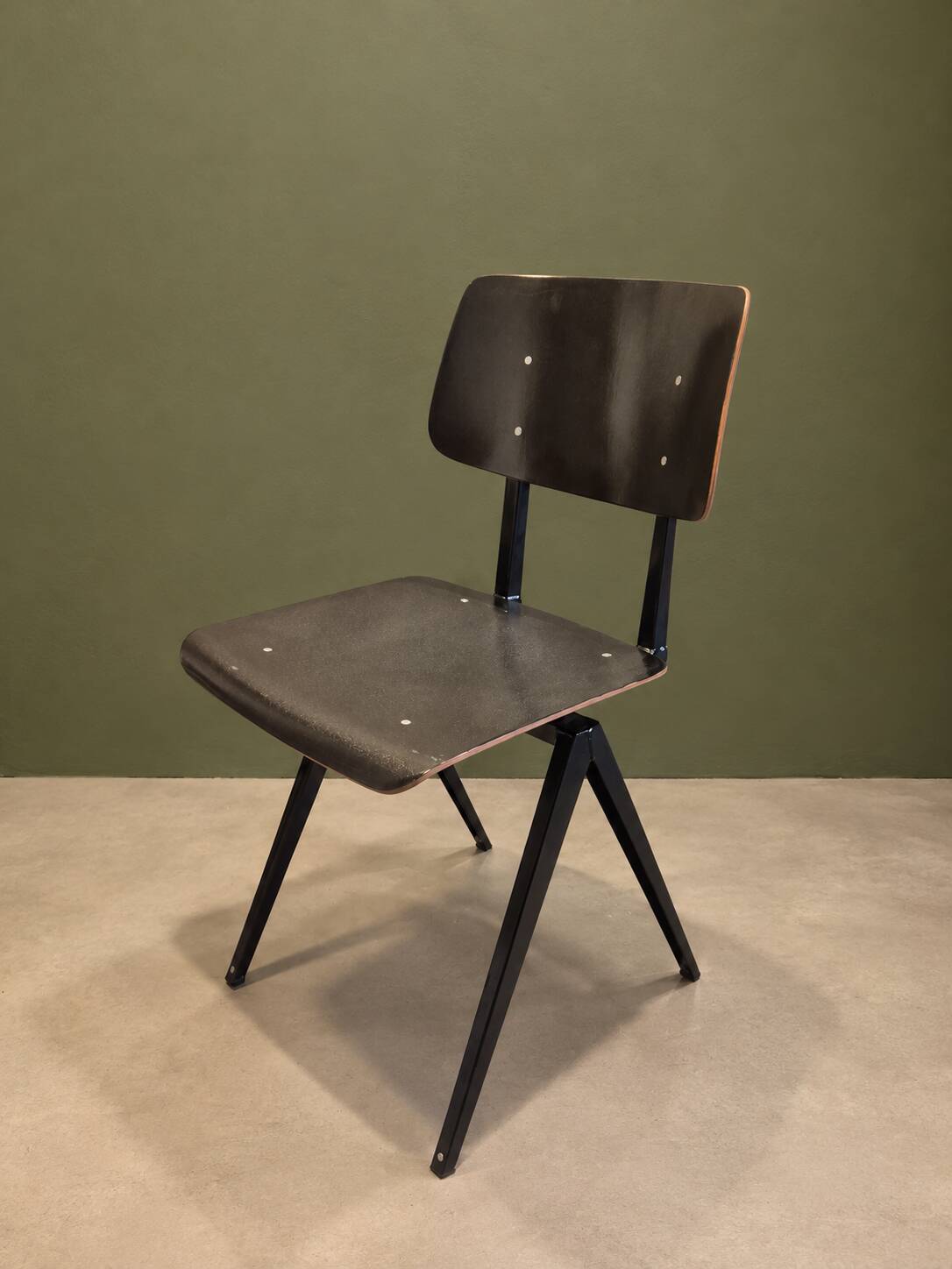 3 chaises Galvanitas S16 Black
