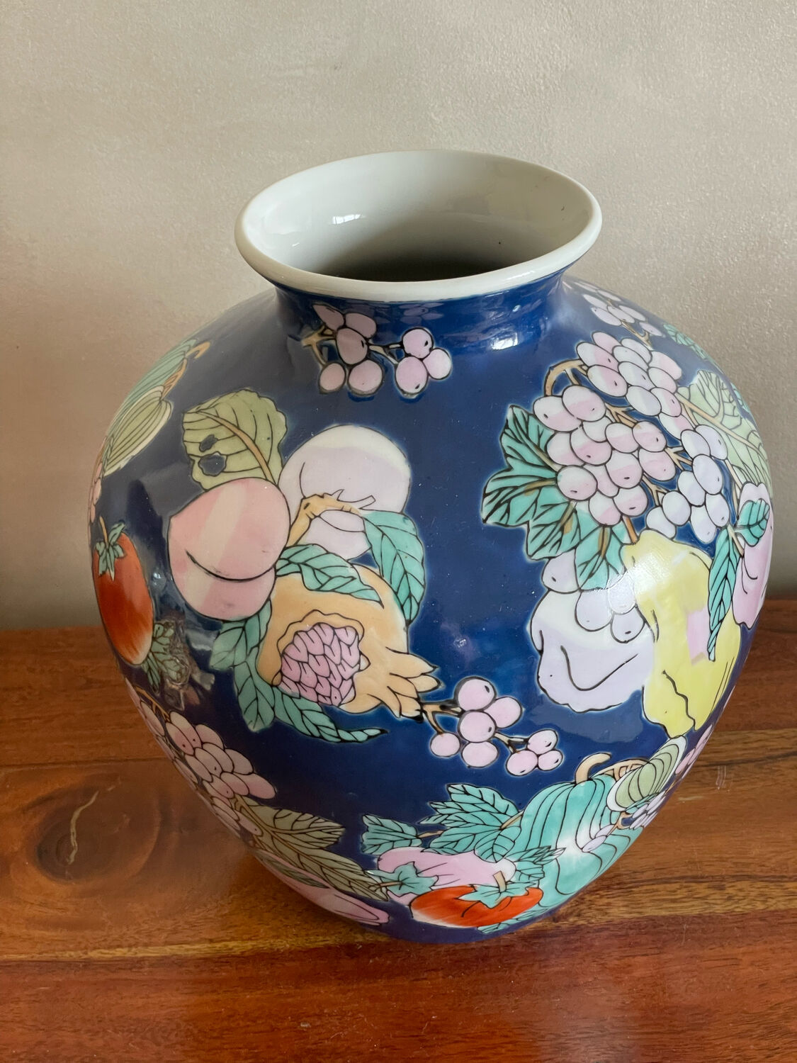 Chinese ball vase floral decoration
