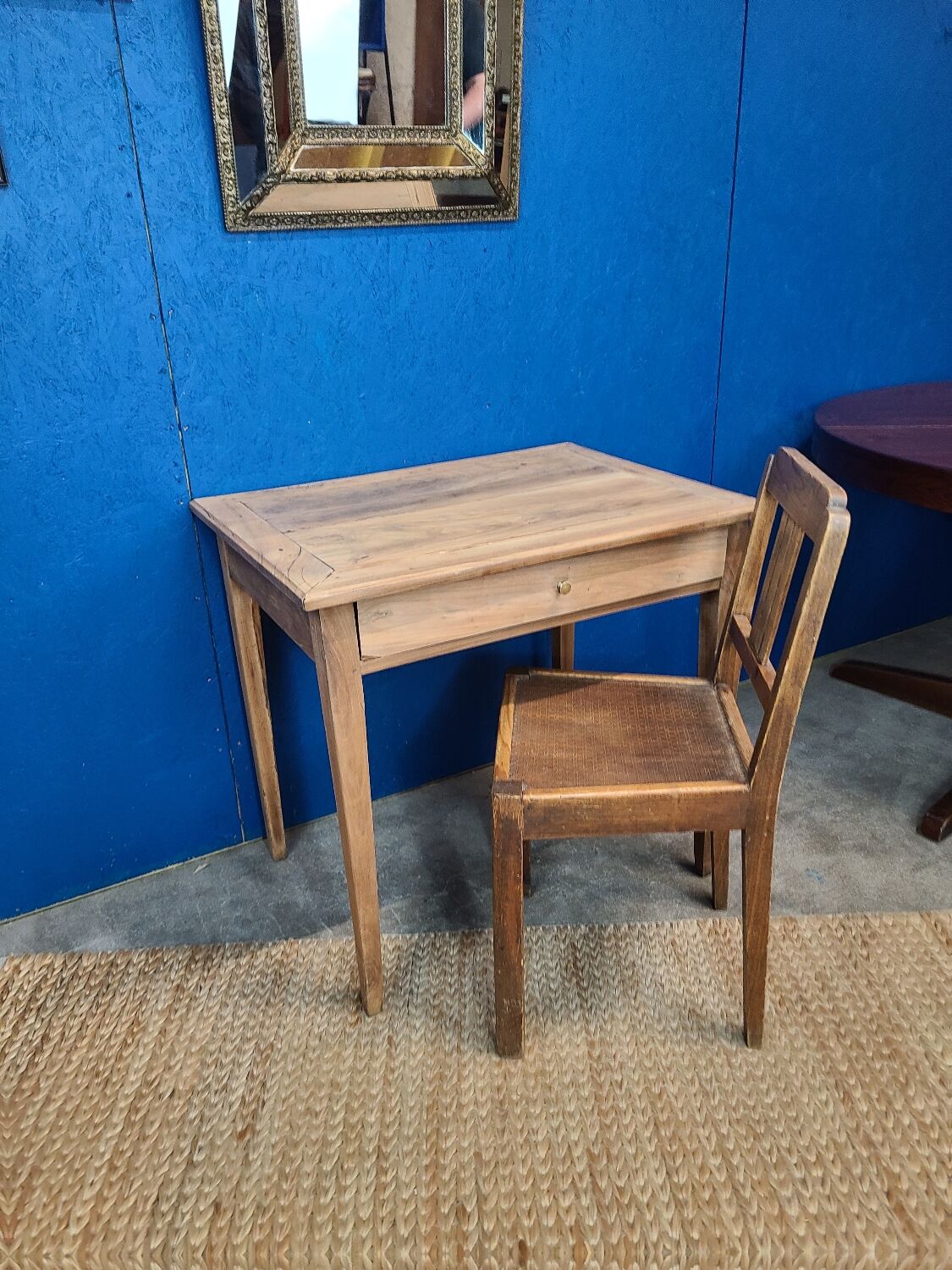 Side truss table