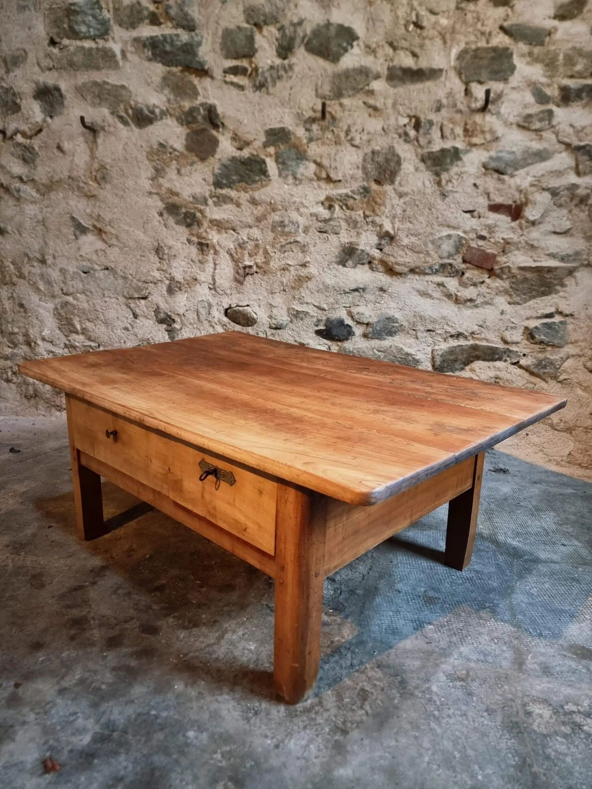 18th-century cherry wood coffee table with two drawers.