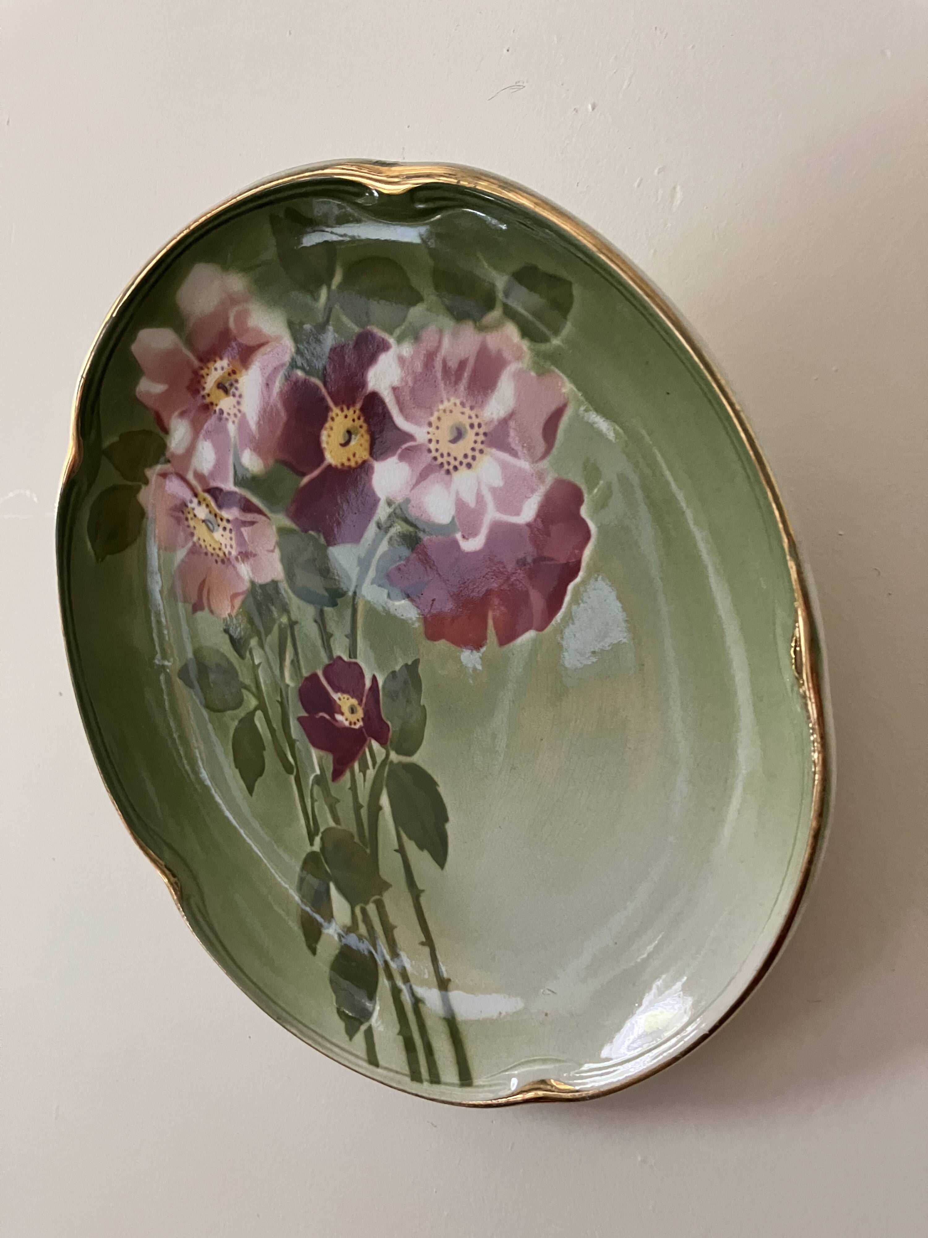 Faience bouquet plate, thoughts