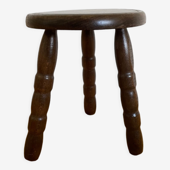 Cowherd tripod stool