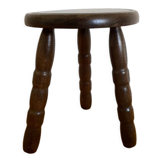 Cowherd tripod stool