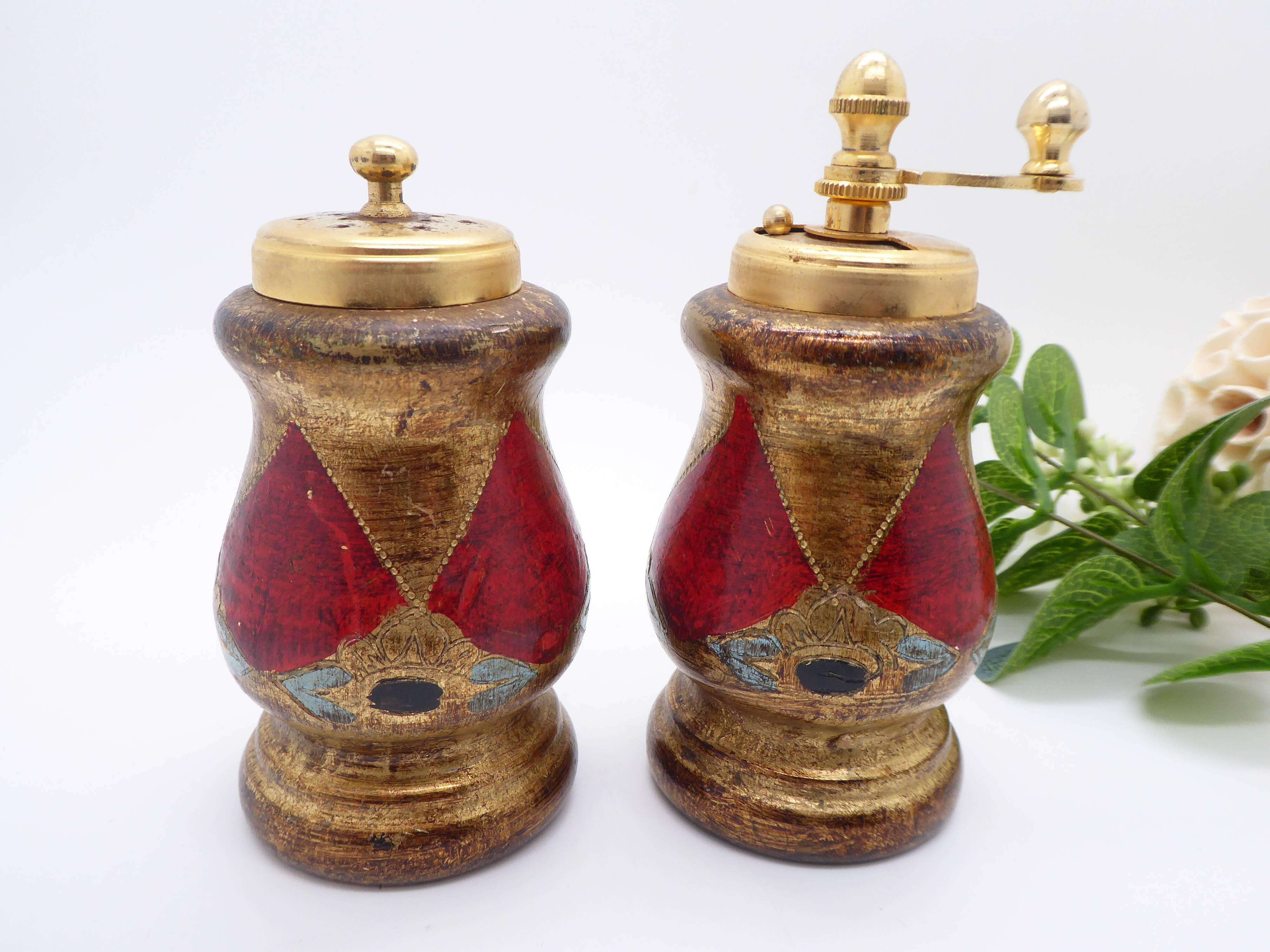 Salt shaker and pepper mill Florentine style