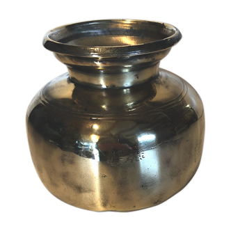 Ancient vase in solid brass