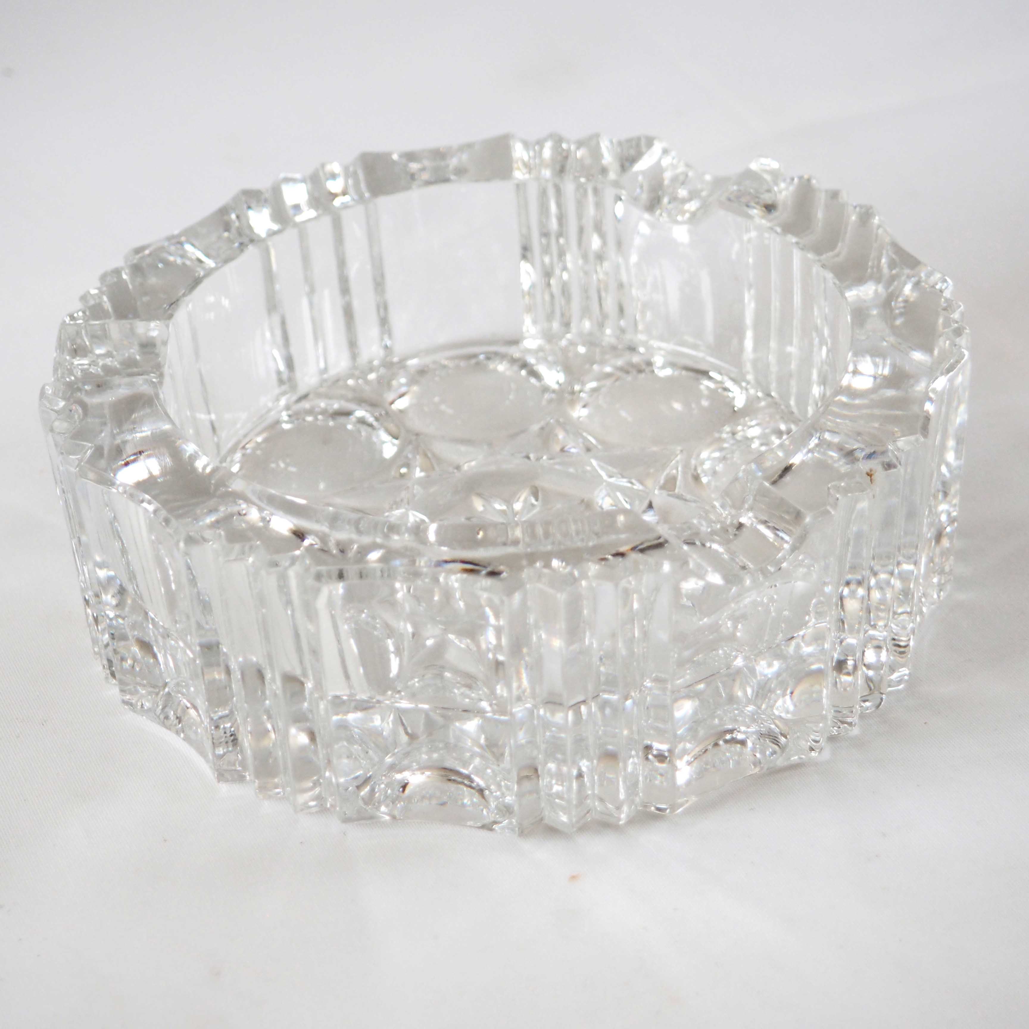 Round crystal ashtray