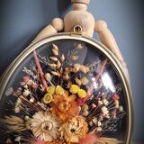 Curved glass flower frame