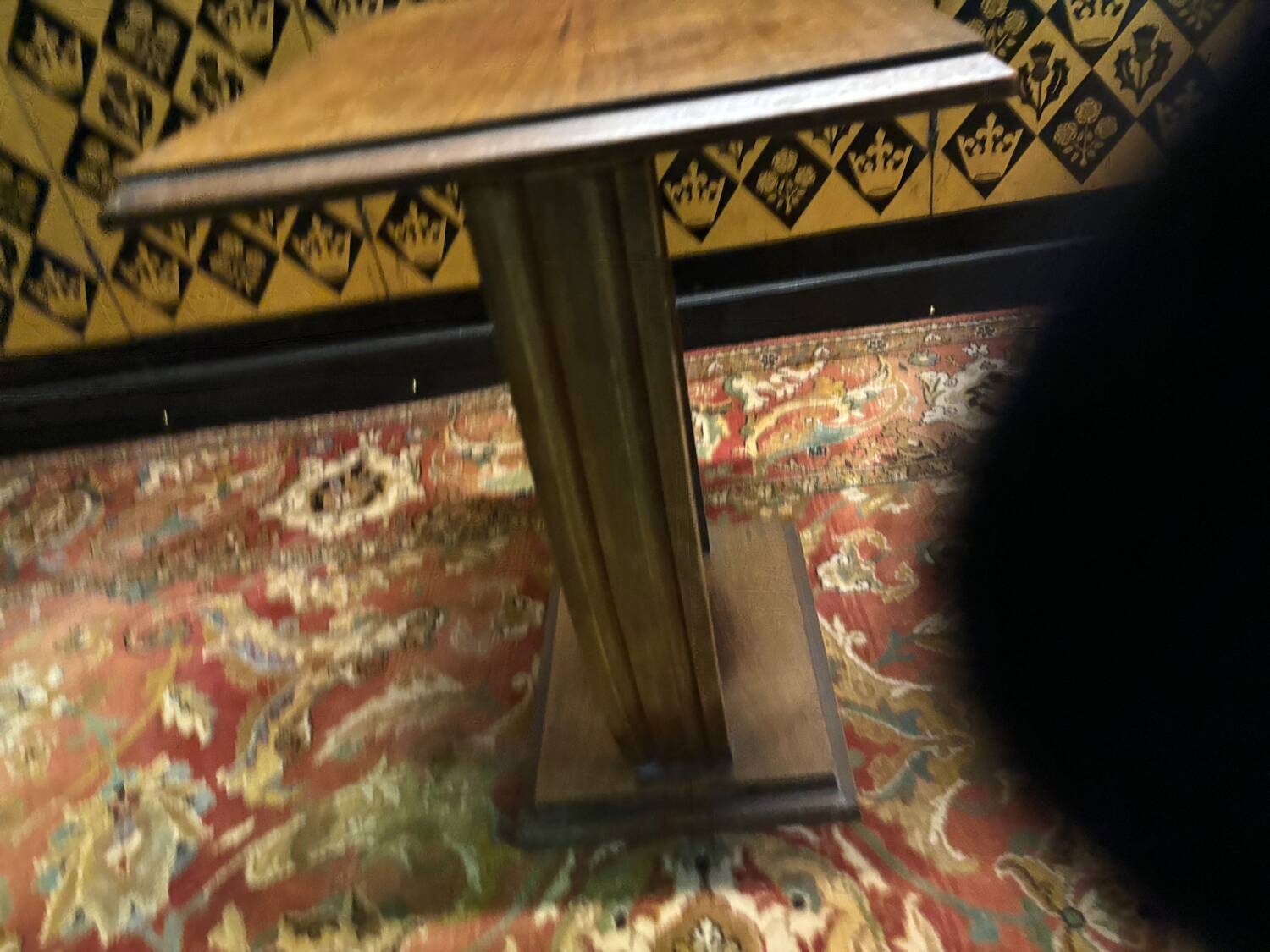 Art deco pedestal table