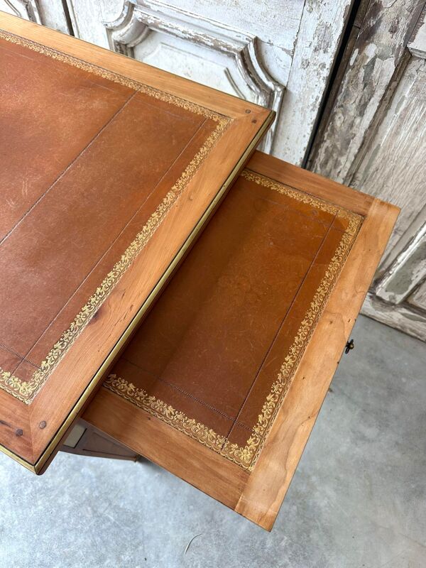 Bureau plat de style Directoire circa 1960 merisier clair