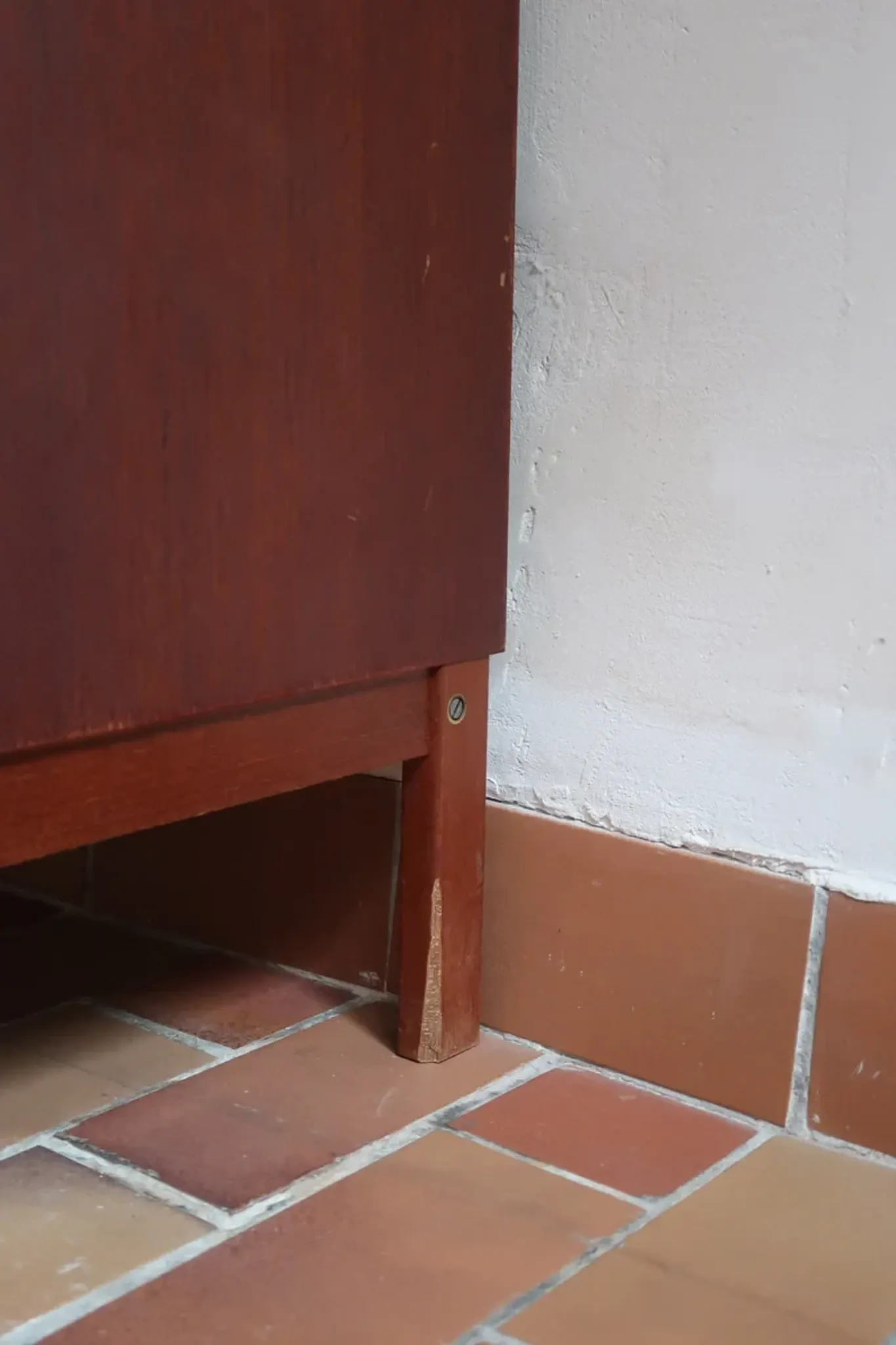Ulferts chest of drawers from the 1960s with integrated handles.