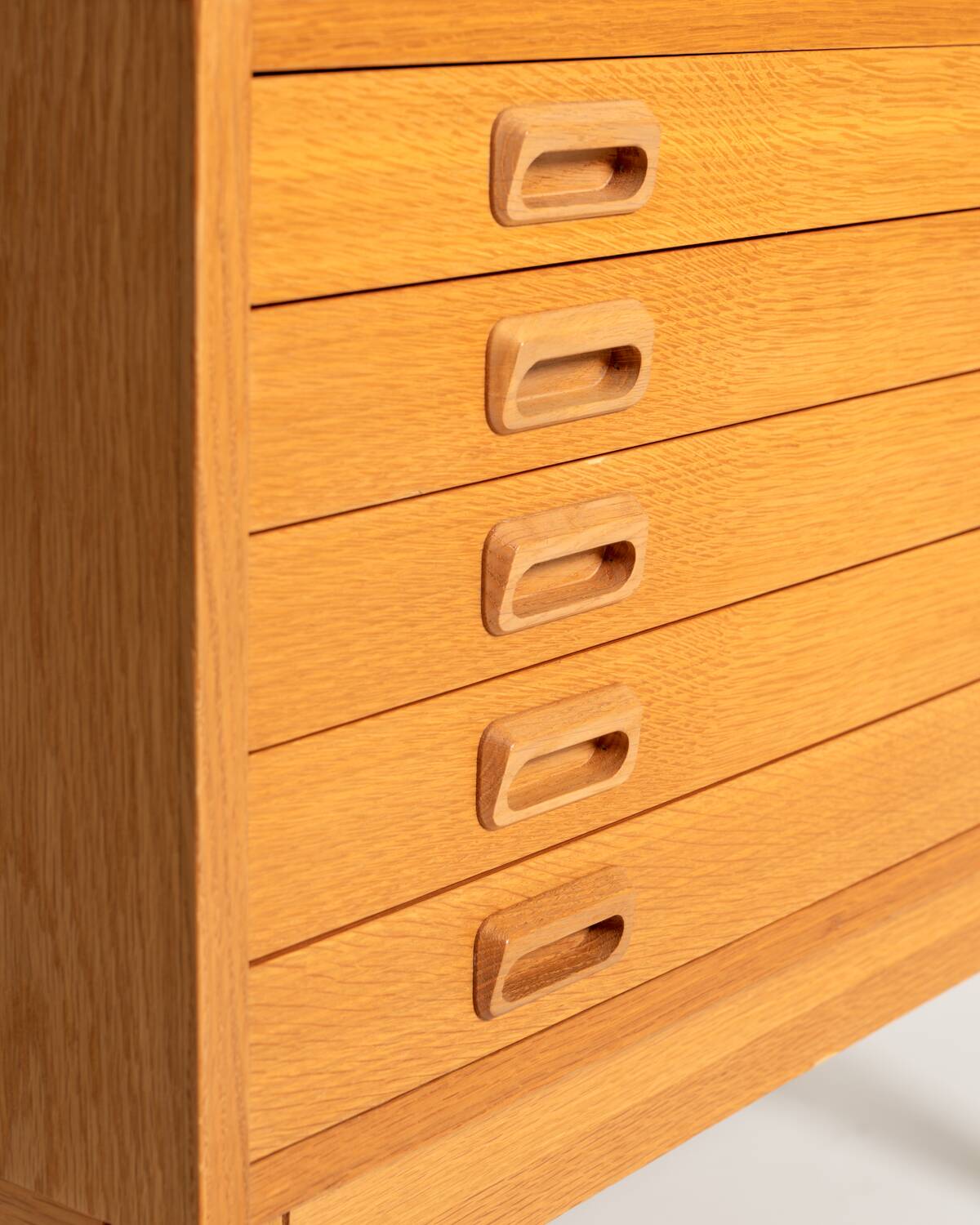 Commode en frêne suédois par Hylte, années 1960