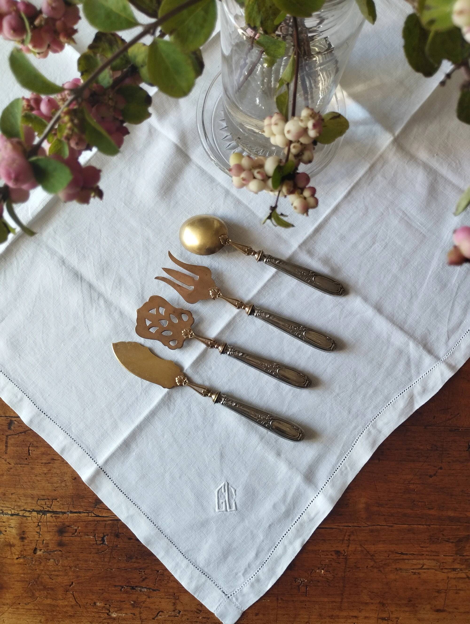 Antique service for sweets or hors d'oeuvres