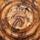 Grand bol d'eucalyptus noueux signé B Moss pour fruits