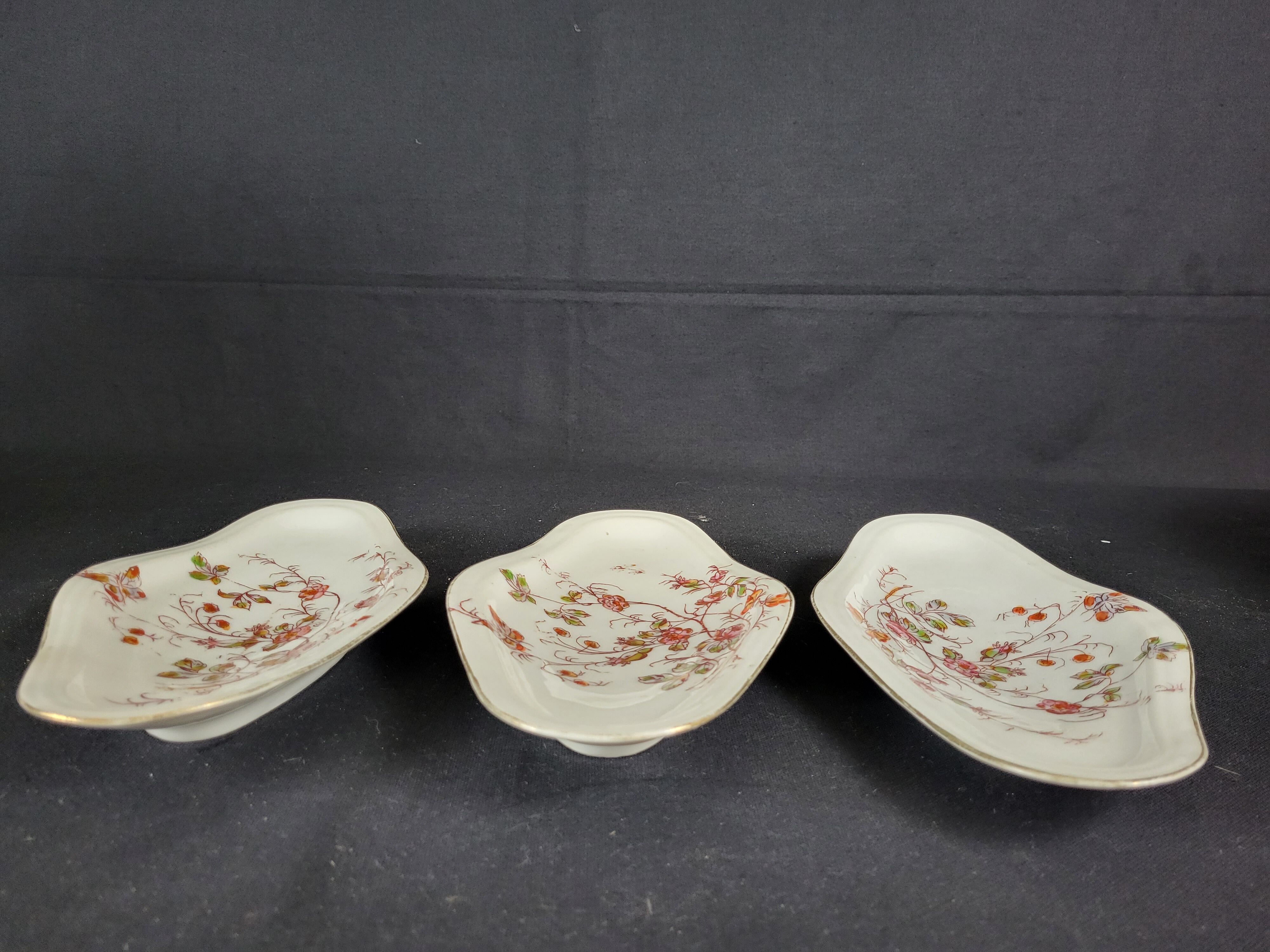 Porcelain table service Paris "à la ville St Denis" - New products