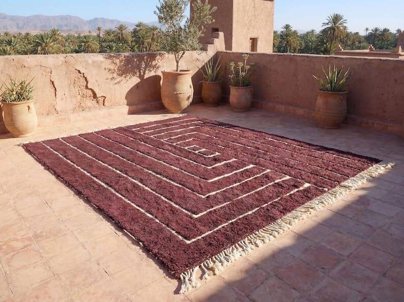Traditional handwoven Berber rug size 150x250 cm