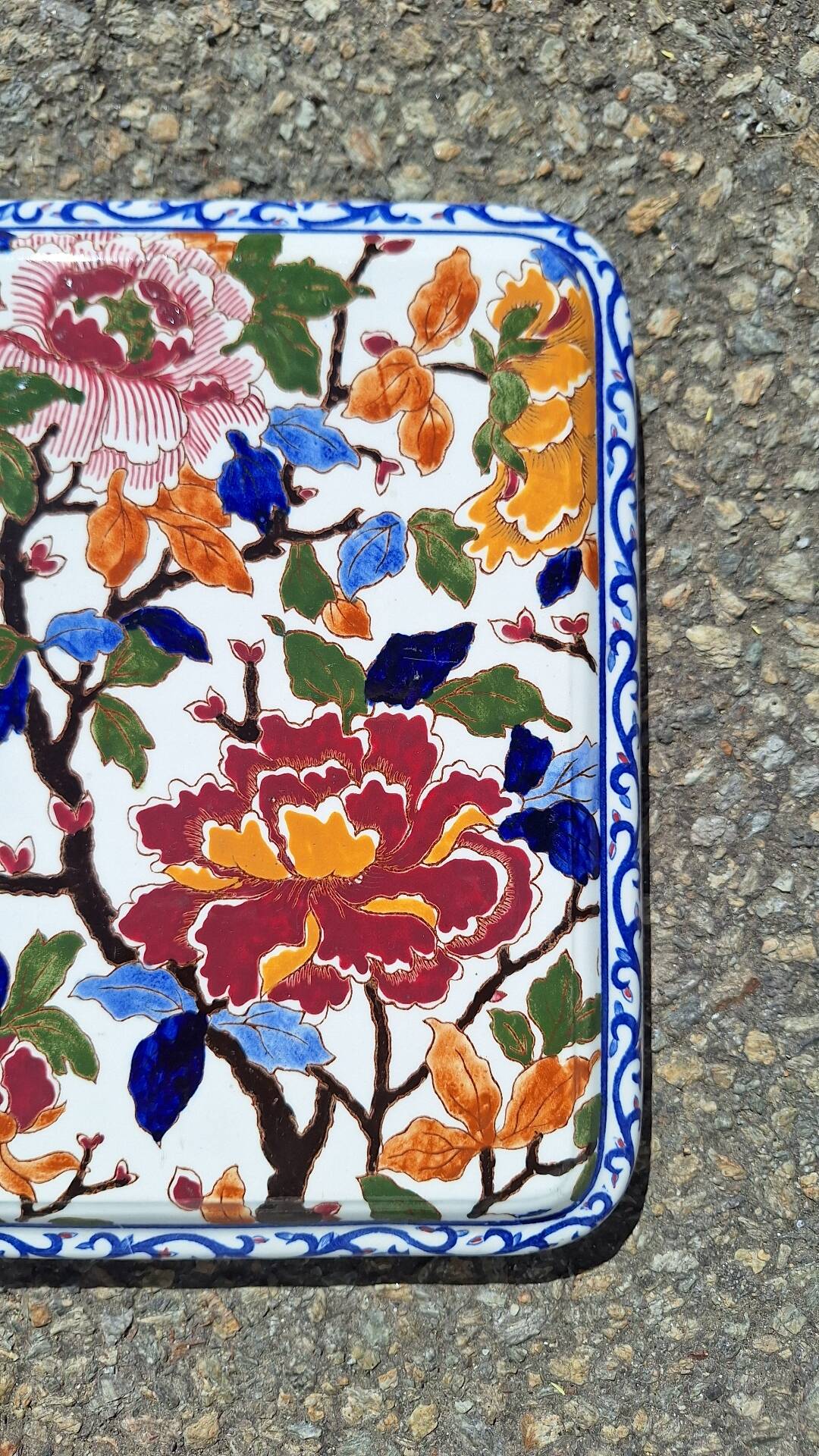 Gien trivet model peony