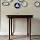 Console en bois foncé