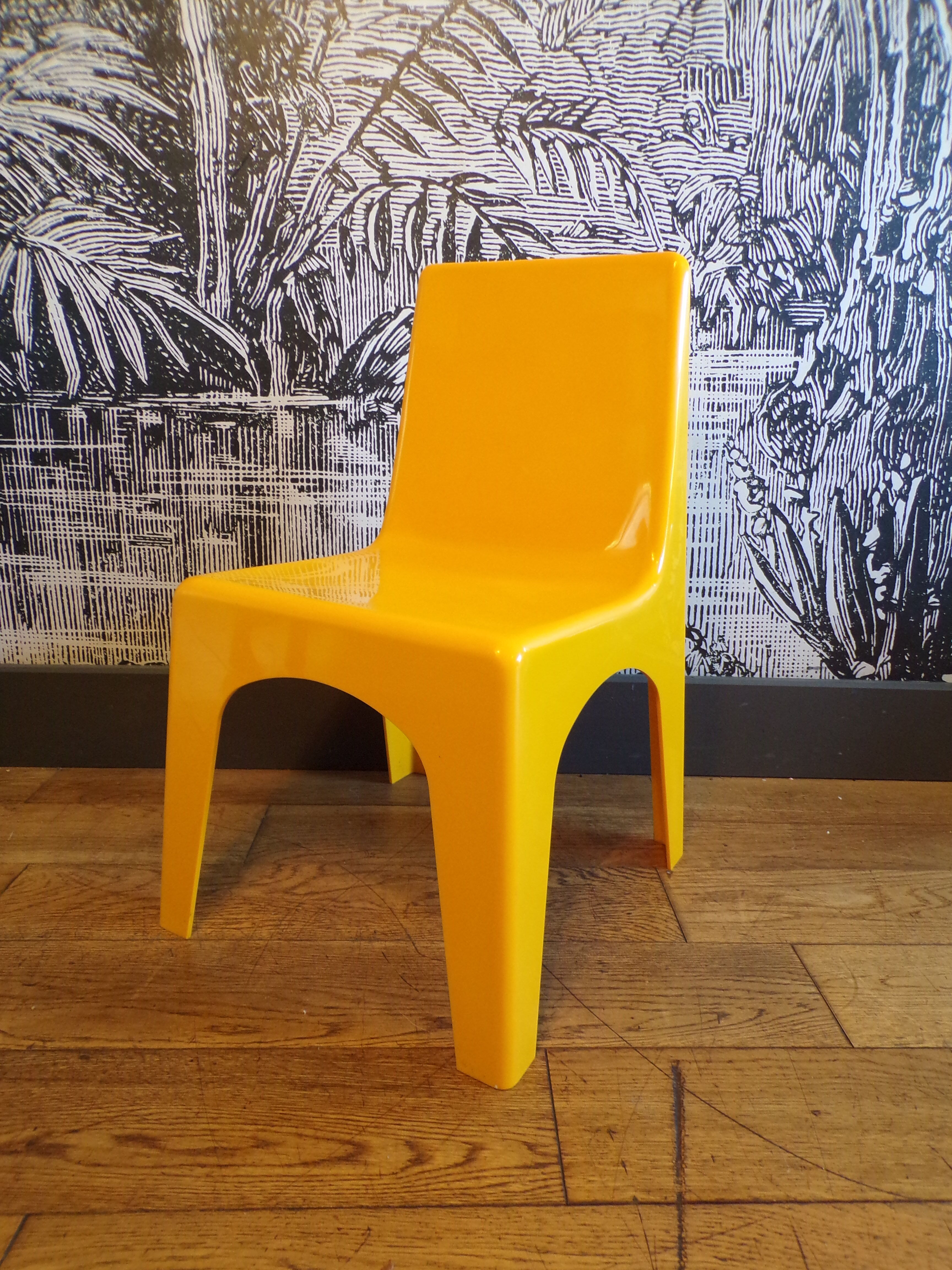 Chaise enfant 1970 plastique thermoformé