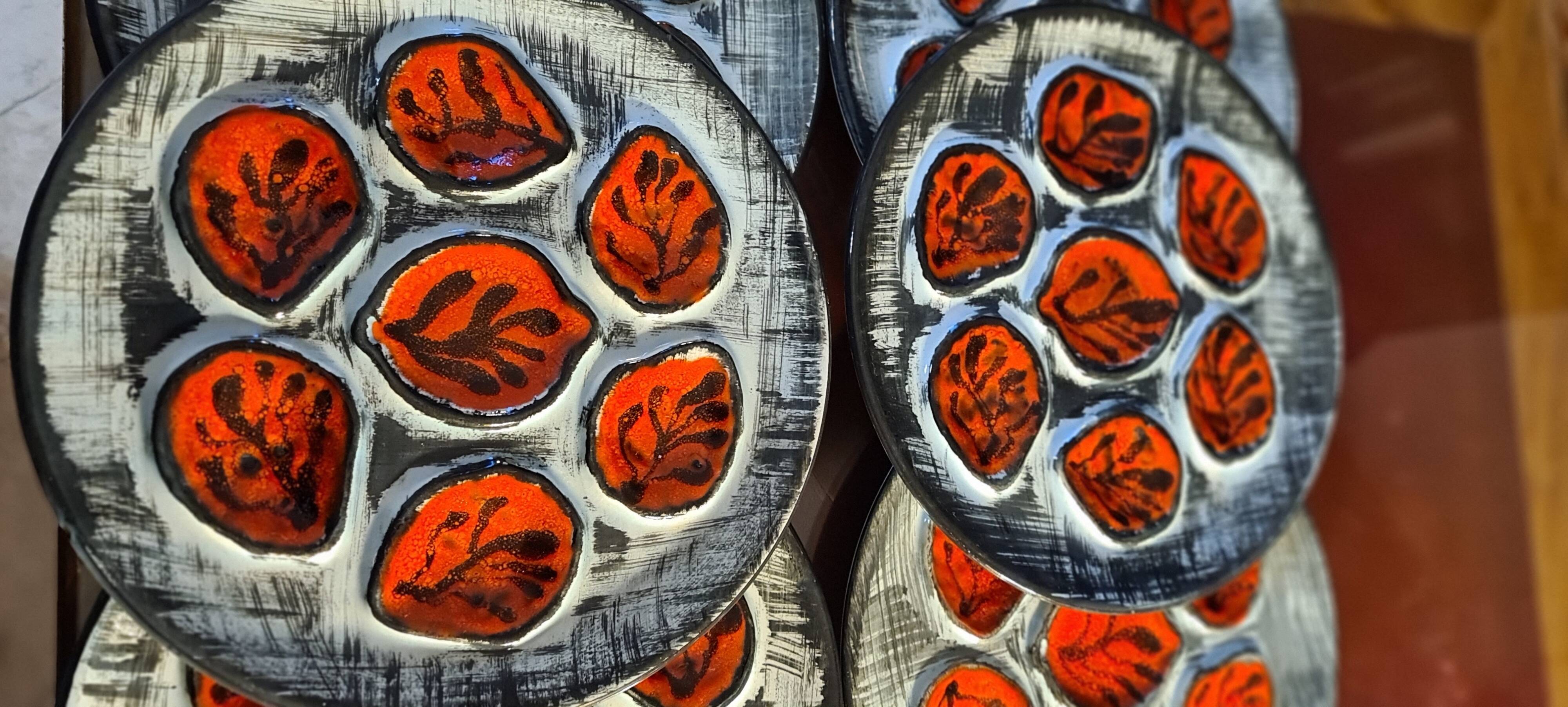 Set of six Pornic oyster plates
