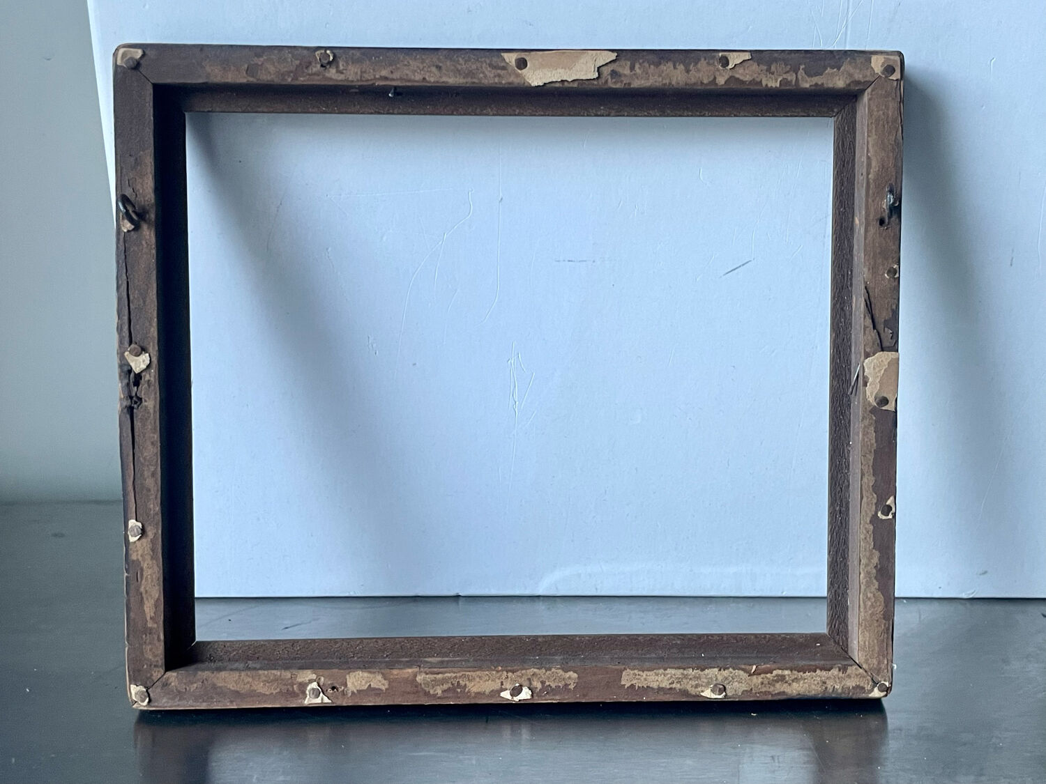 Cadre ancien sculpté à la main 32,5 cm x 27,5 cm dimensions d’ouverture 28,5 cm x 23,5 cm