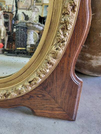 Wooden and gilded mirror with medallion center n°3