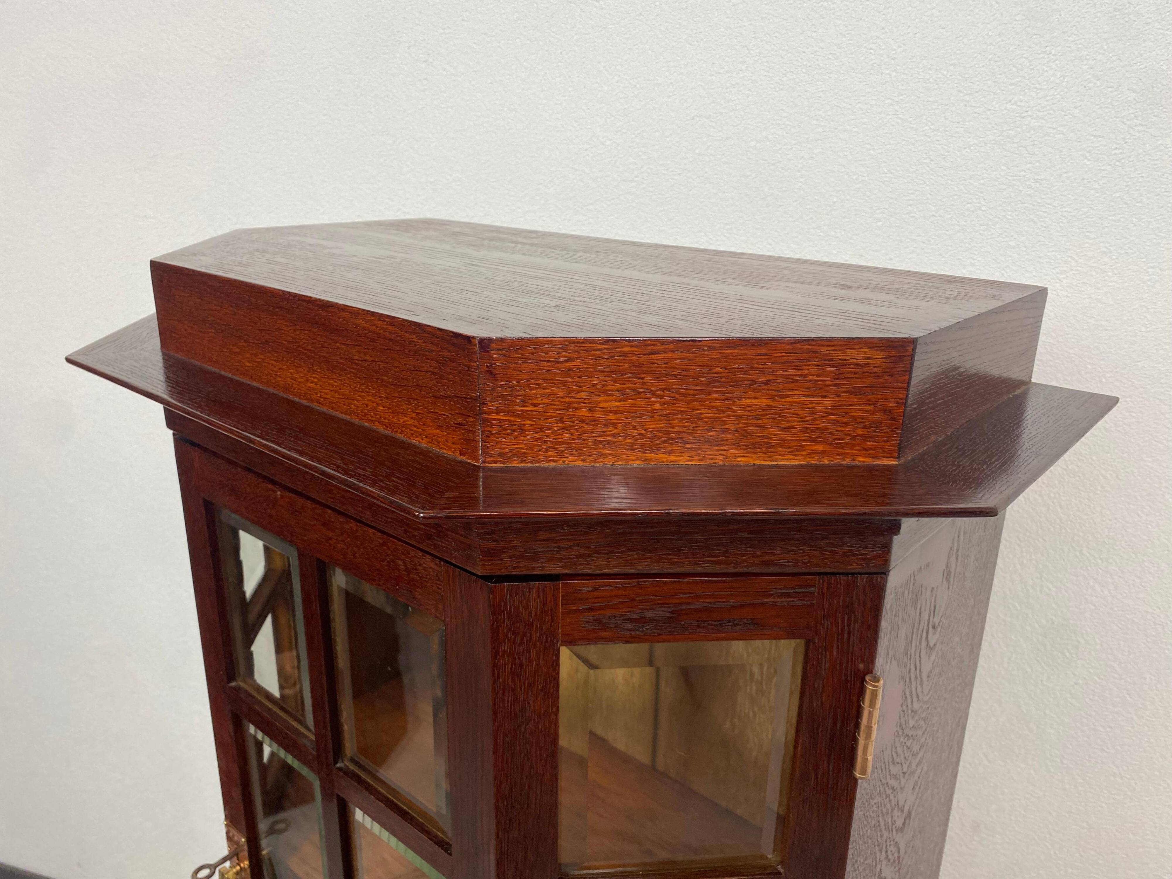 Vitrines Jugendstil dans le style de Joseph Maria Olbrich
