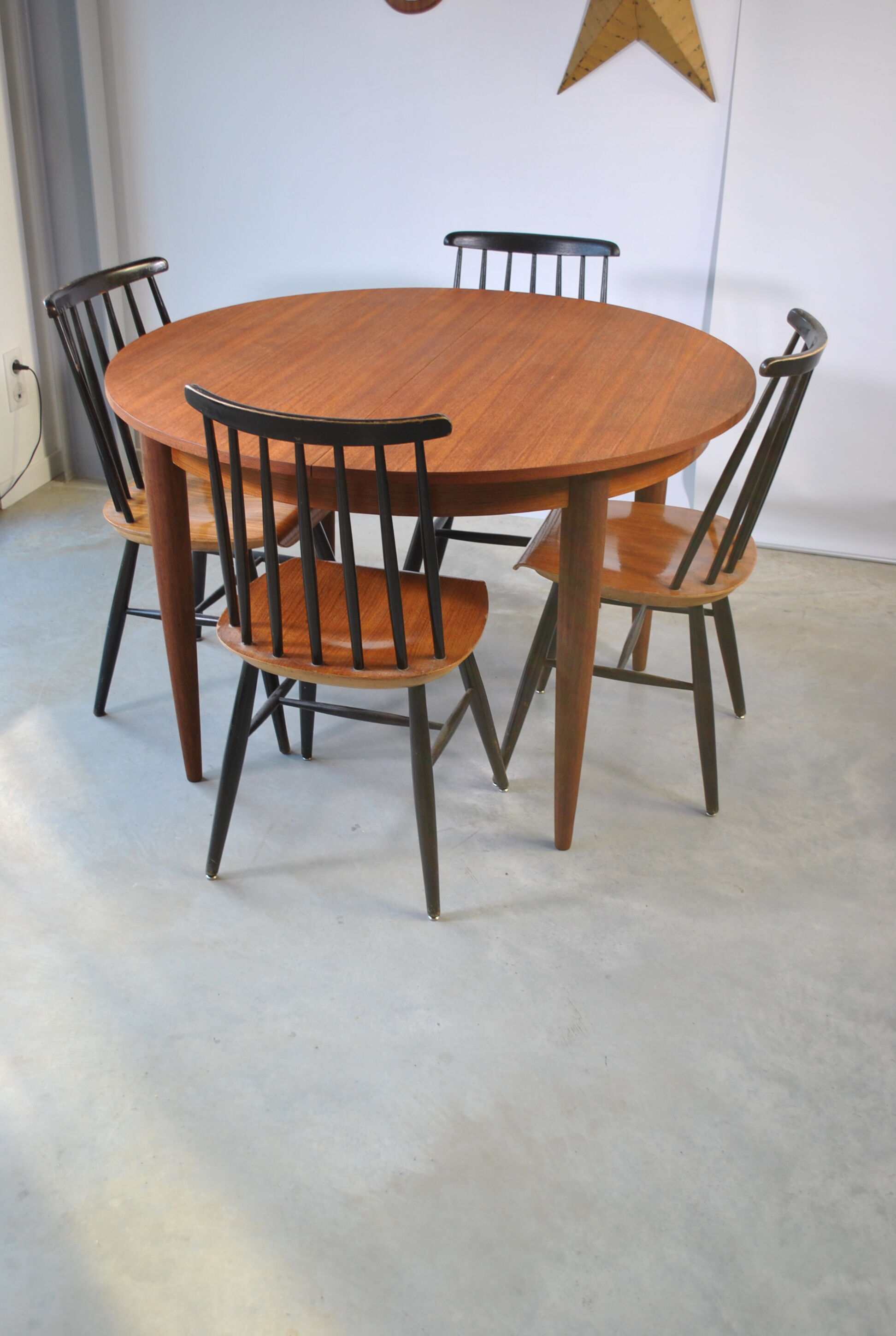 Table repas extensible en teck 1970