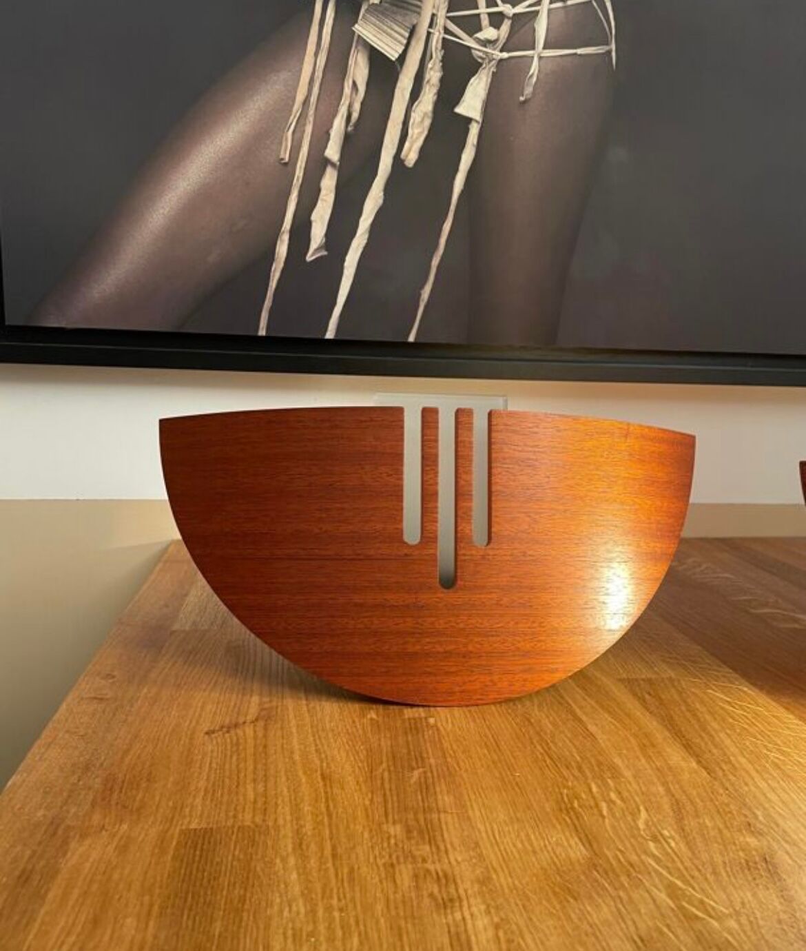 Paire d'appliques vintage bois thermoformé et verre sablé, Lucid, France, 1980