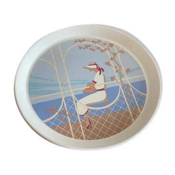 Assiette plat faïence de St Amand décor femme et jardin
