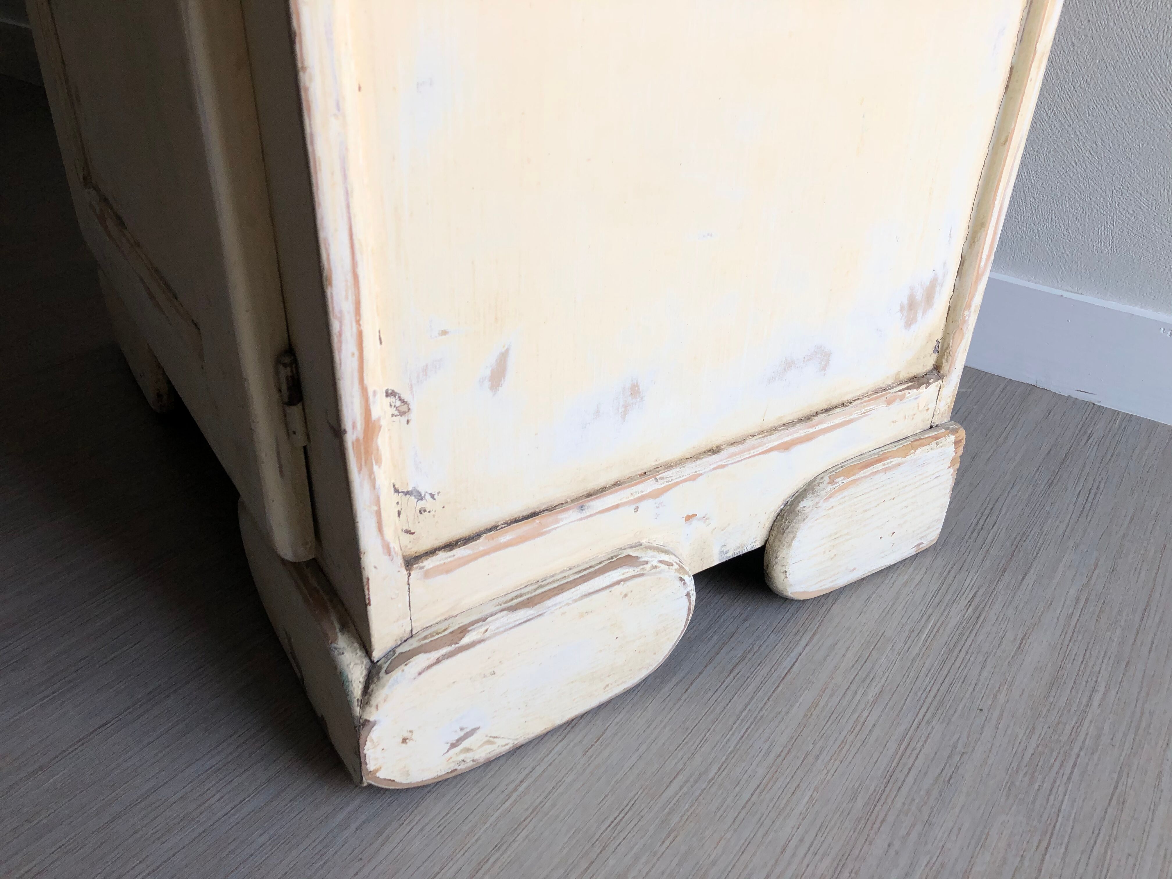 Former patinated confectioner