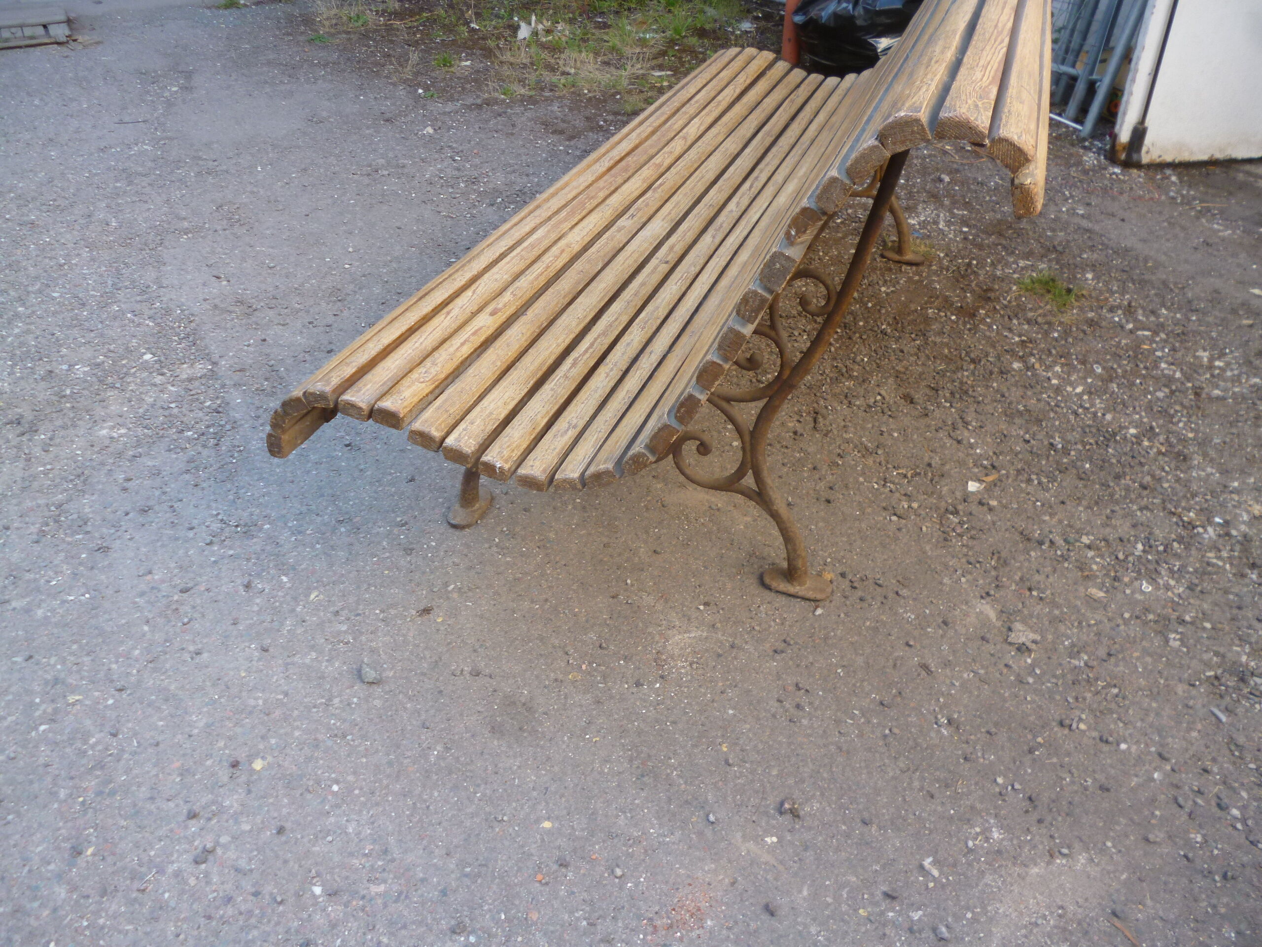 Garden bench wood and cast iron legs