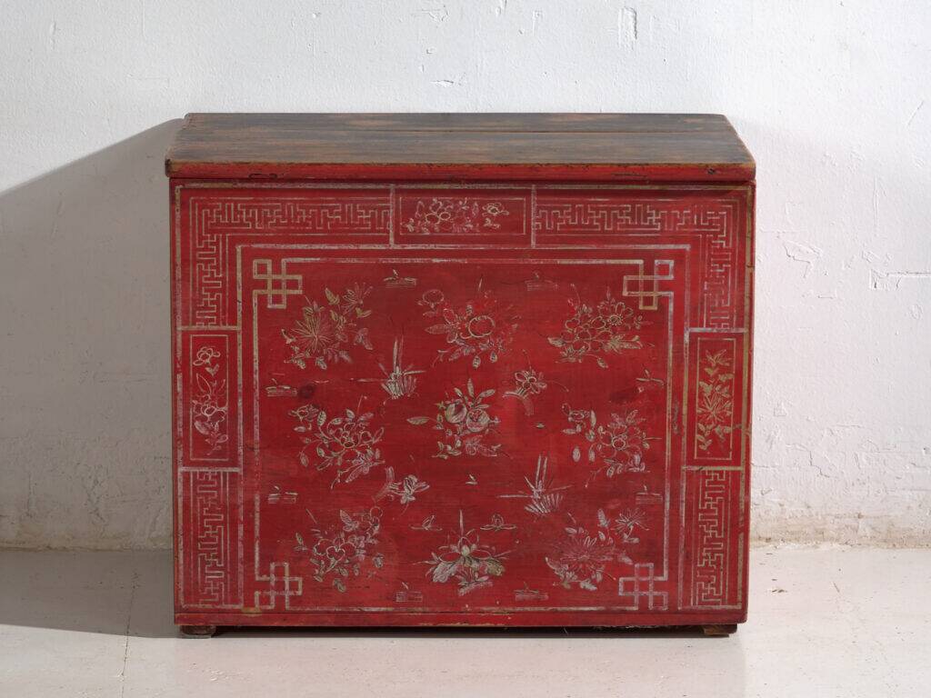 Antique Chinese painted pine chest – Dongbei, circa 1930