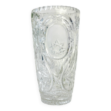 Vintage crystal vase with chiseled pattern