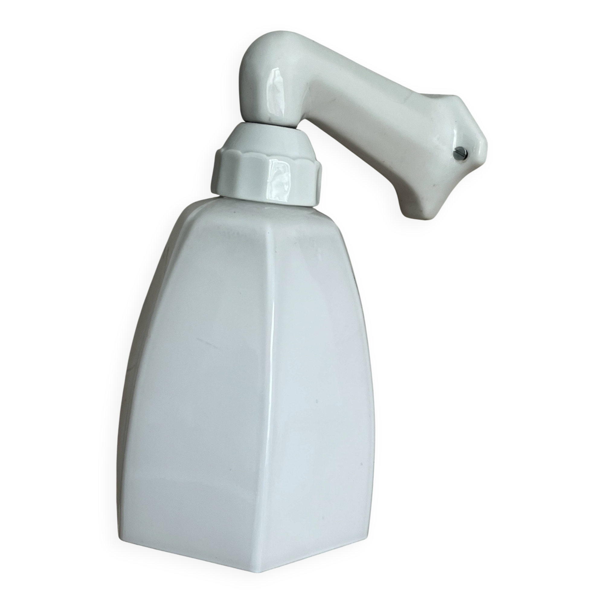 Art Deco wall light in ceramic and opaline.