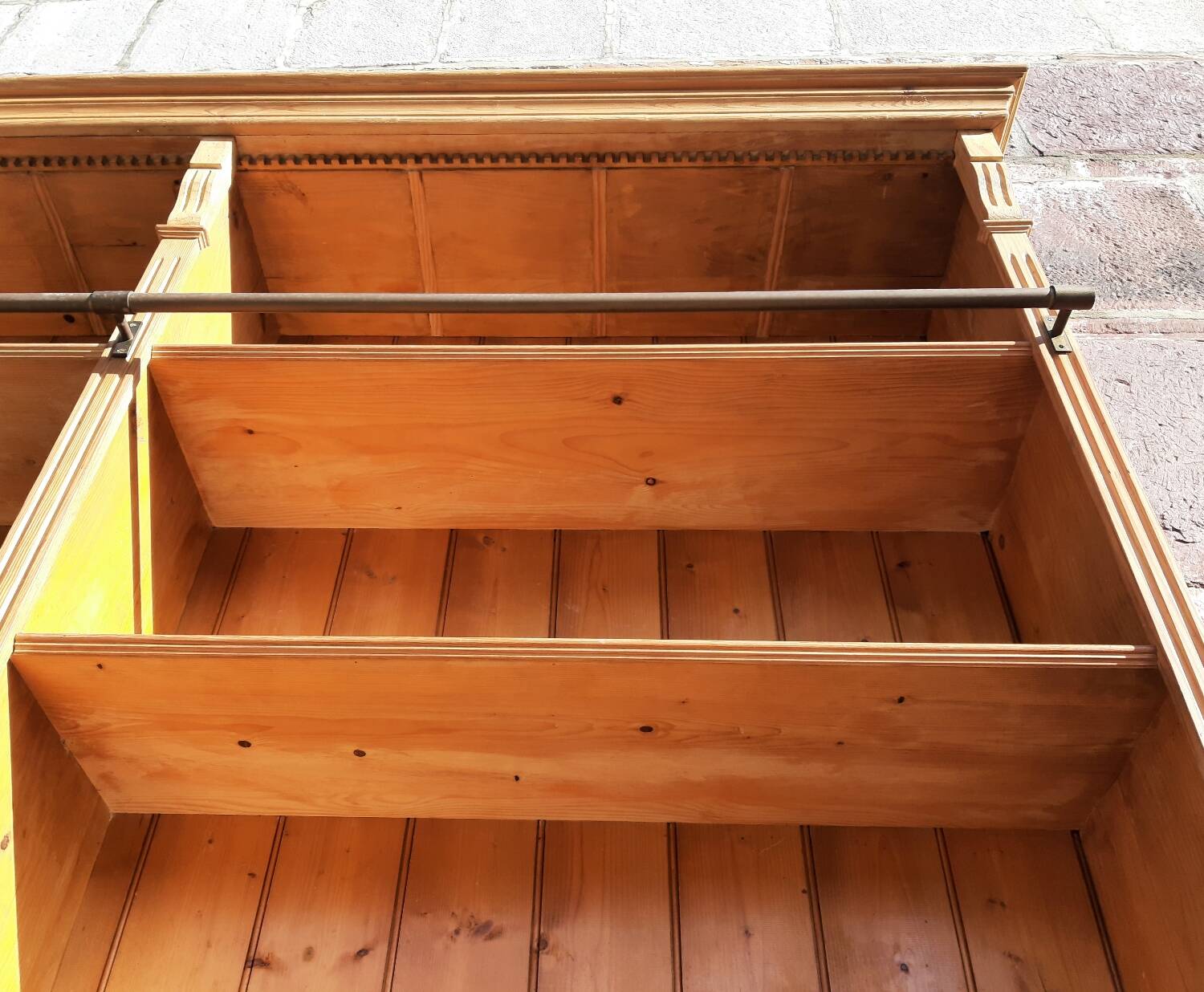 Pine bookcase (251 x 49 x height 288 cm)