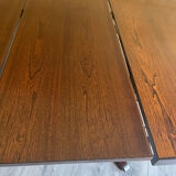 Extendable oval table Baumann, for up to 12 place settings.