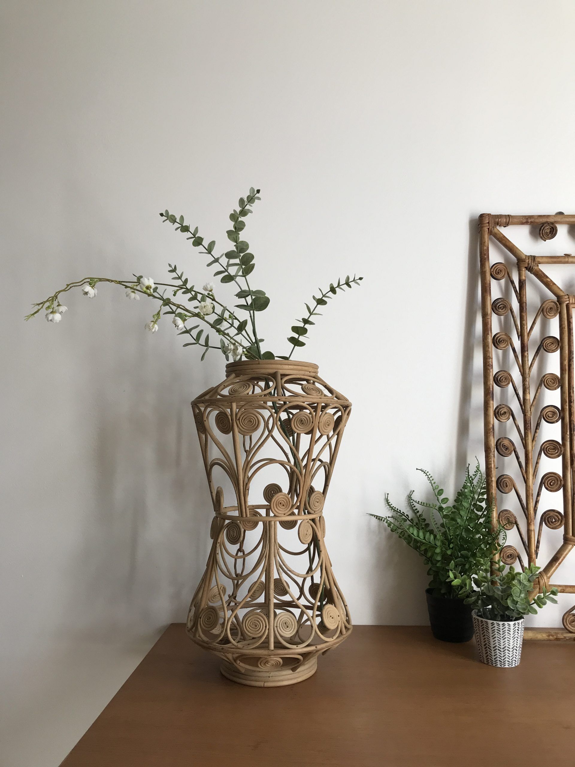 VINTAGE PEACOCK RATTAN SUSPENSION