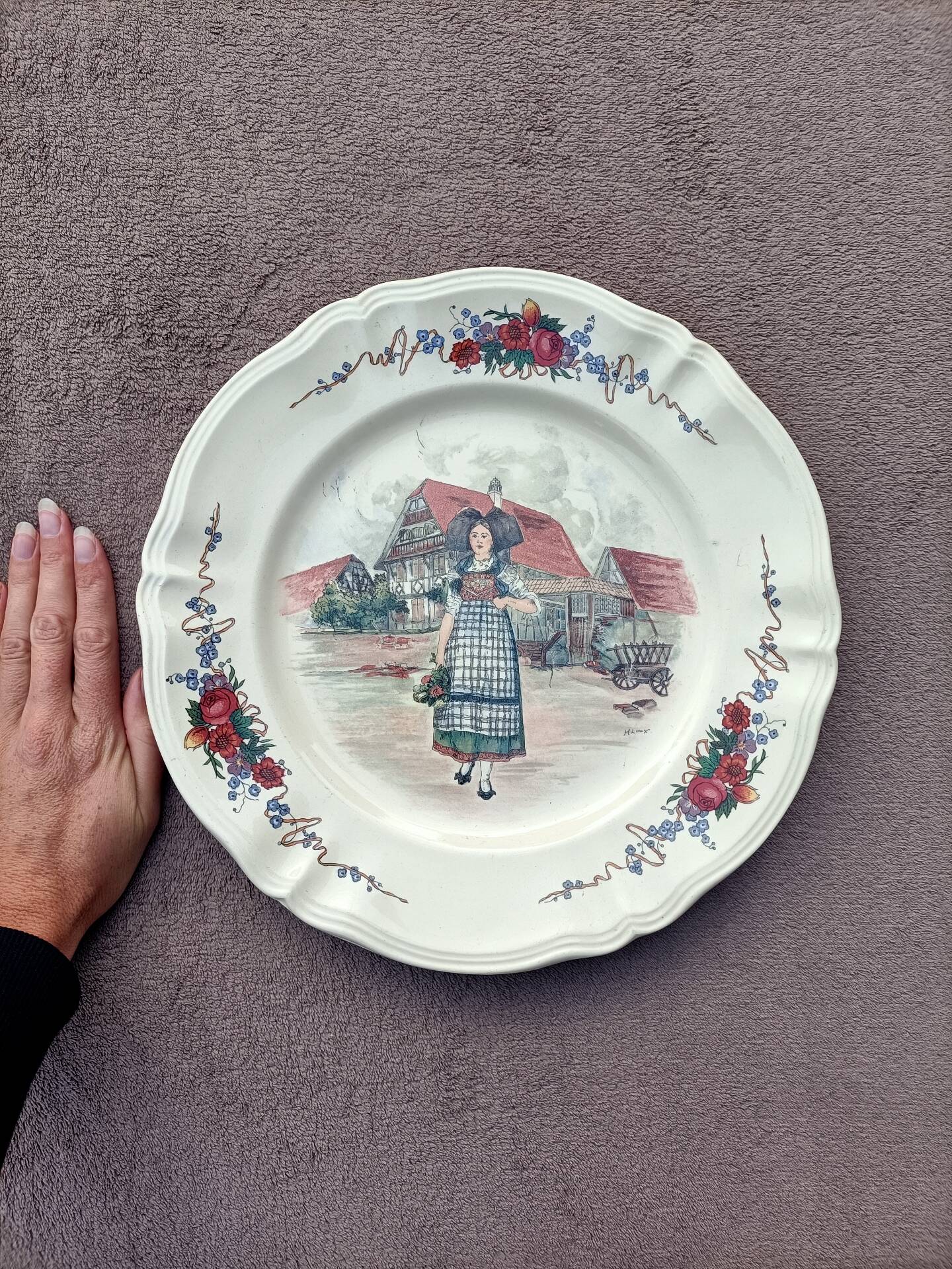Large dish Obernai Sarreguemines