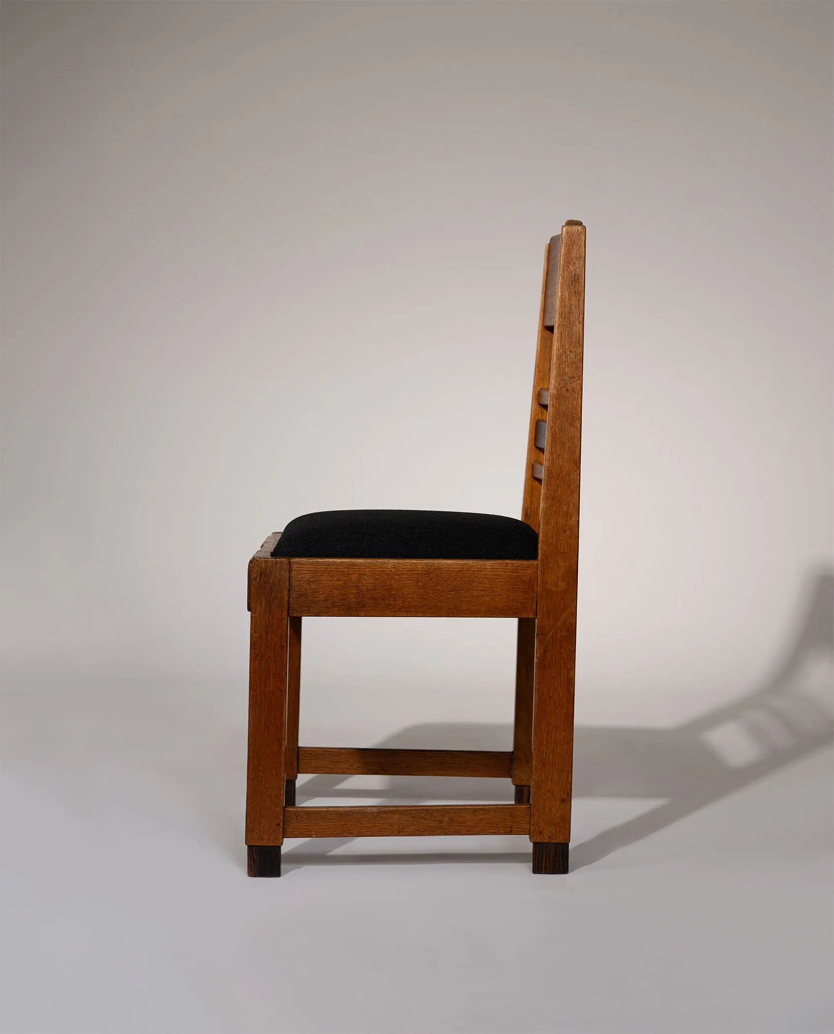 Amsterdam School oak dining chairs, Netherlands, 1920s