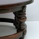 Table basse en noyer de style Louis XIII du XXe siècle
