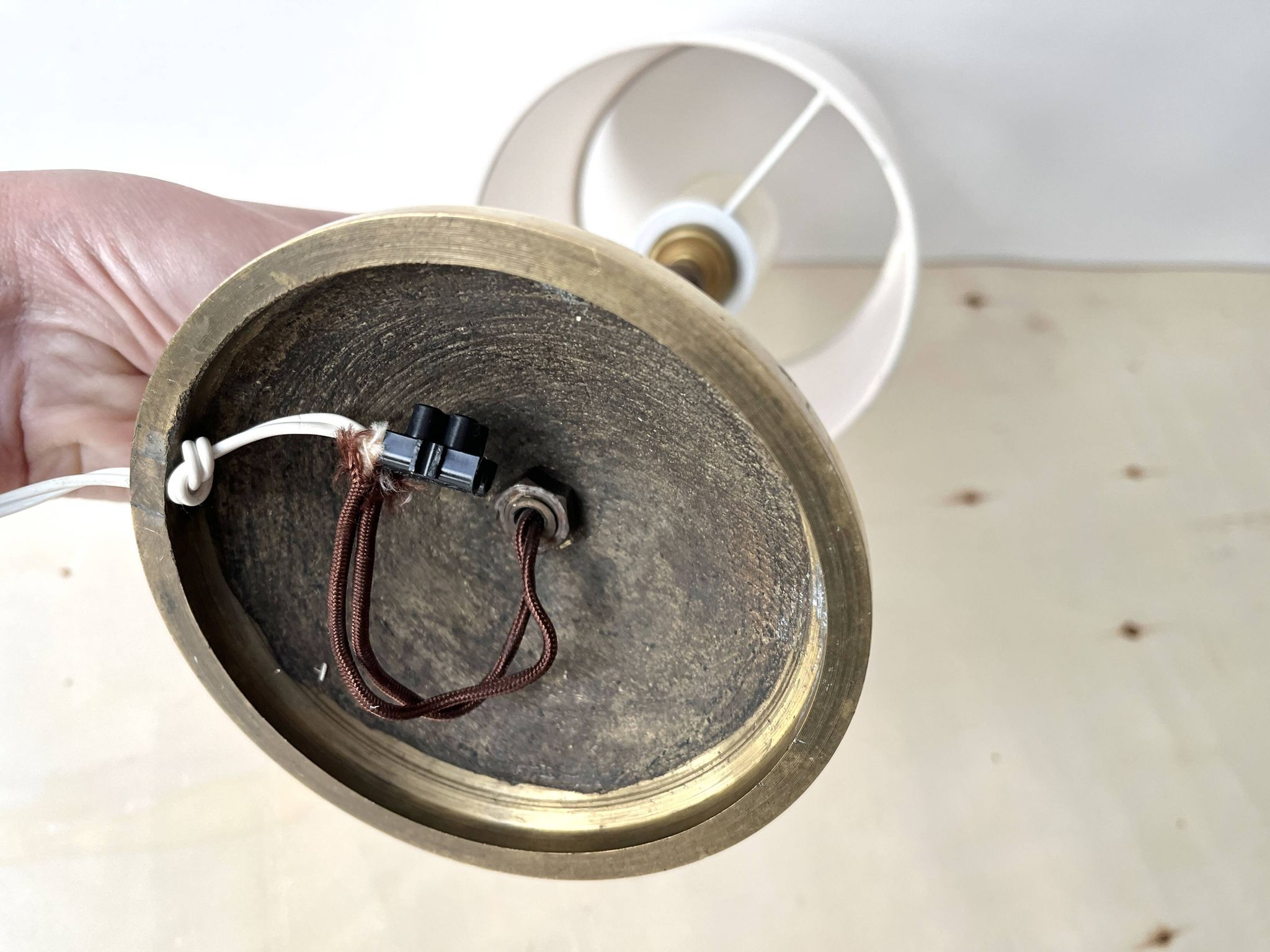 Lampe en bronze "glands" années 50, luminaire naturaliste vintage