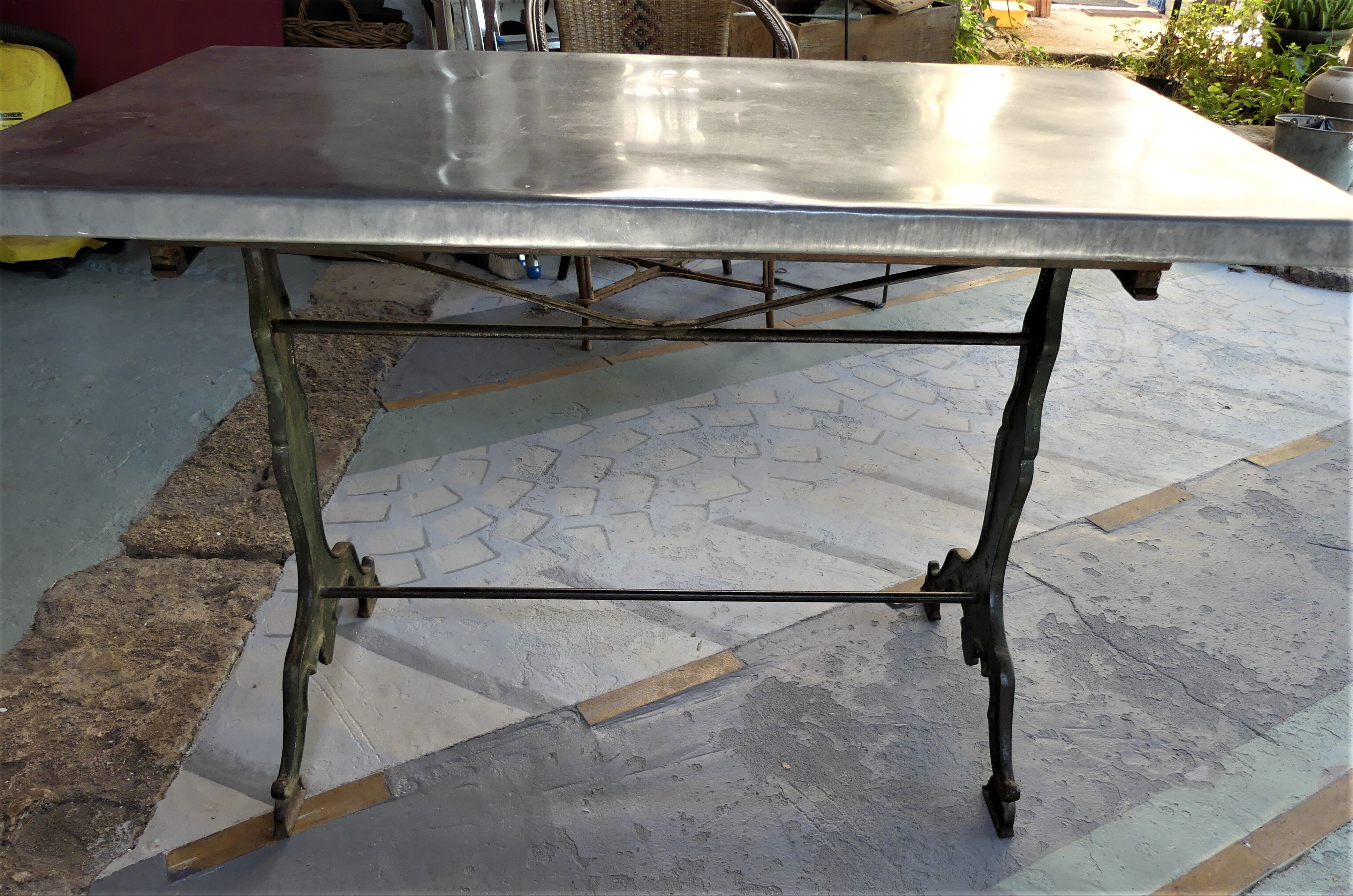 Table bistrot pied fonte 19ème