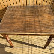 Desk table