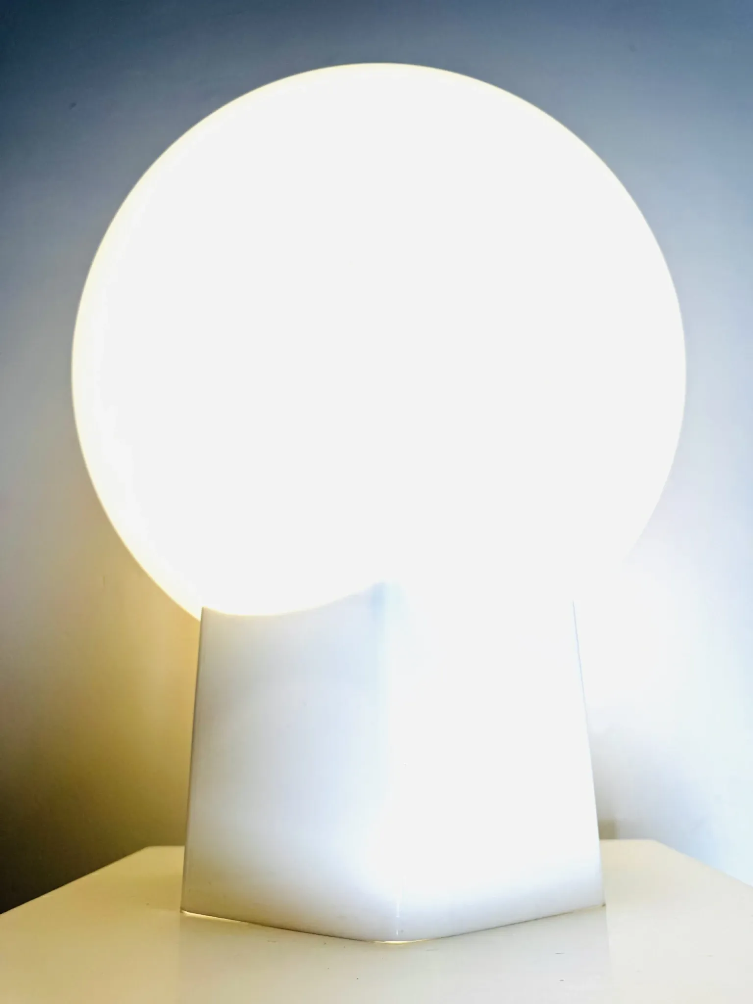 D-2152 Sphere Table Lamp By Raak Amsterdam, The Netherlands 1980S