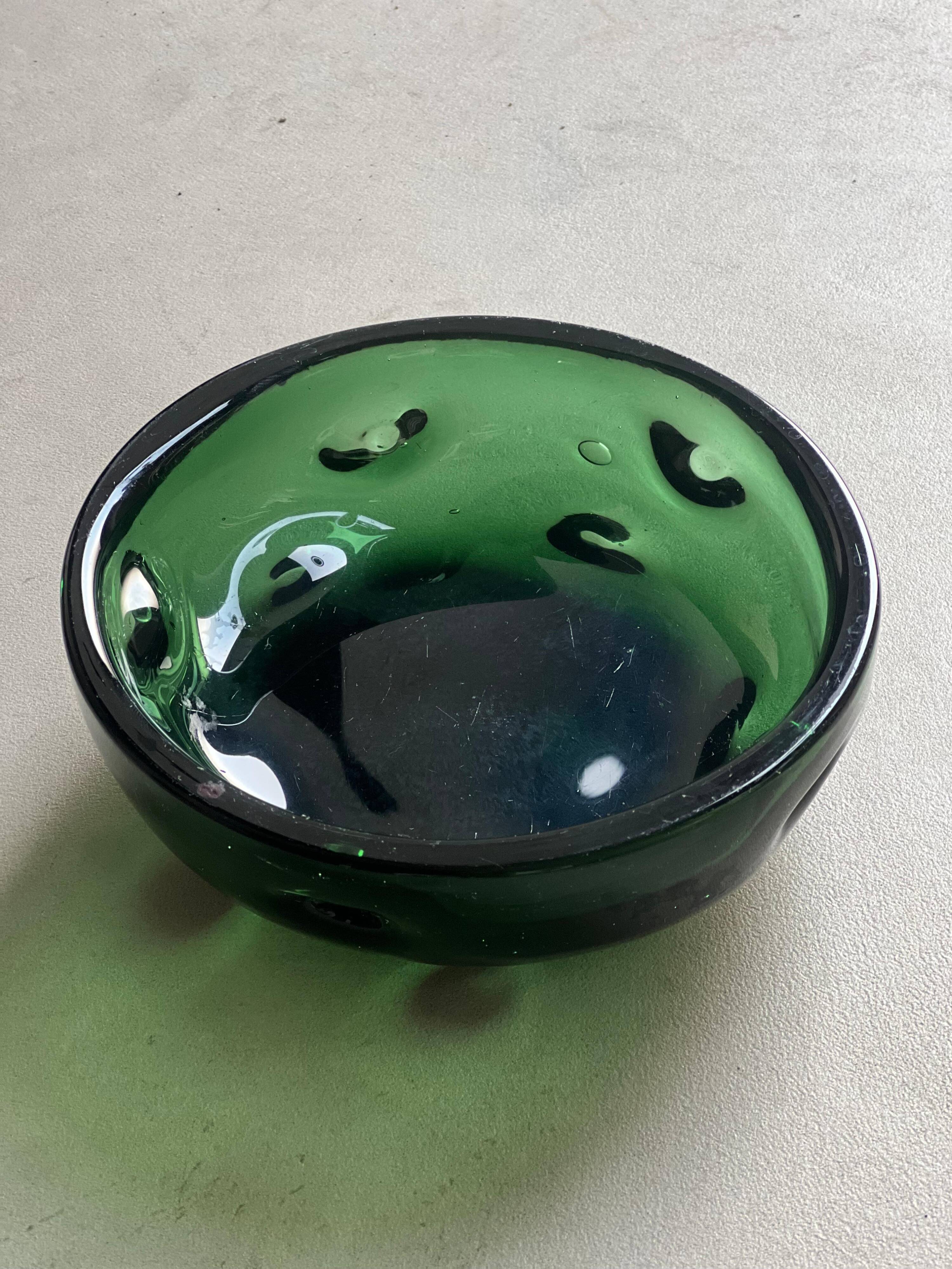 Bol vintage en verre de Murano, vert émeraude, Vetrerie Empoli fabriqué en Italie