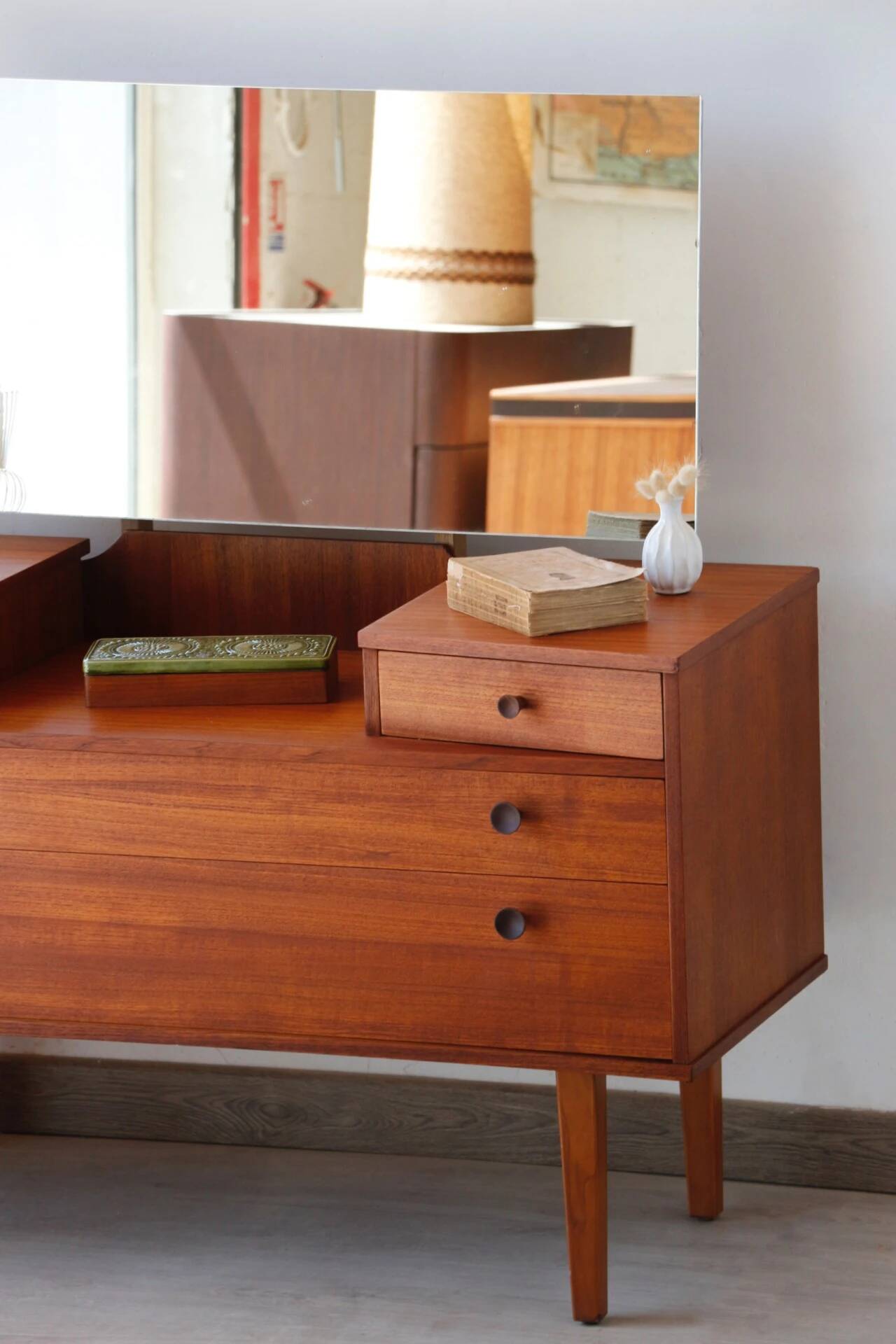Vintage teak hairdresser Avalon – mid-century Scandinavian design