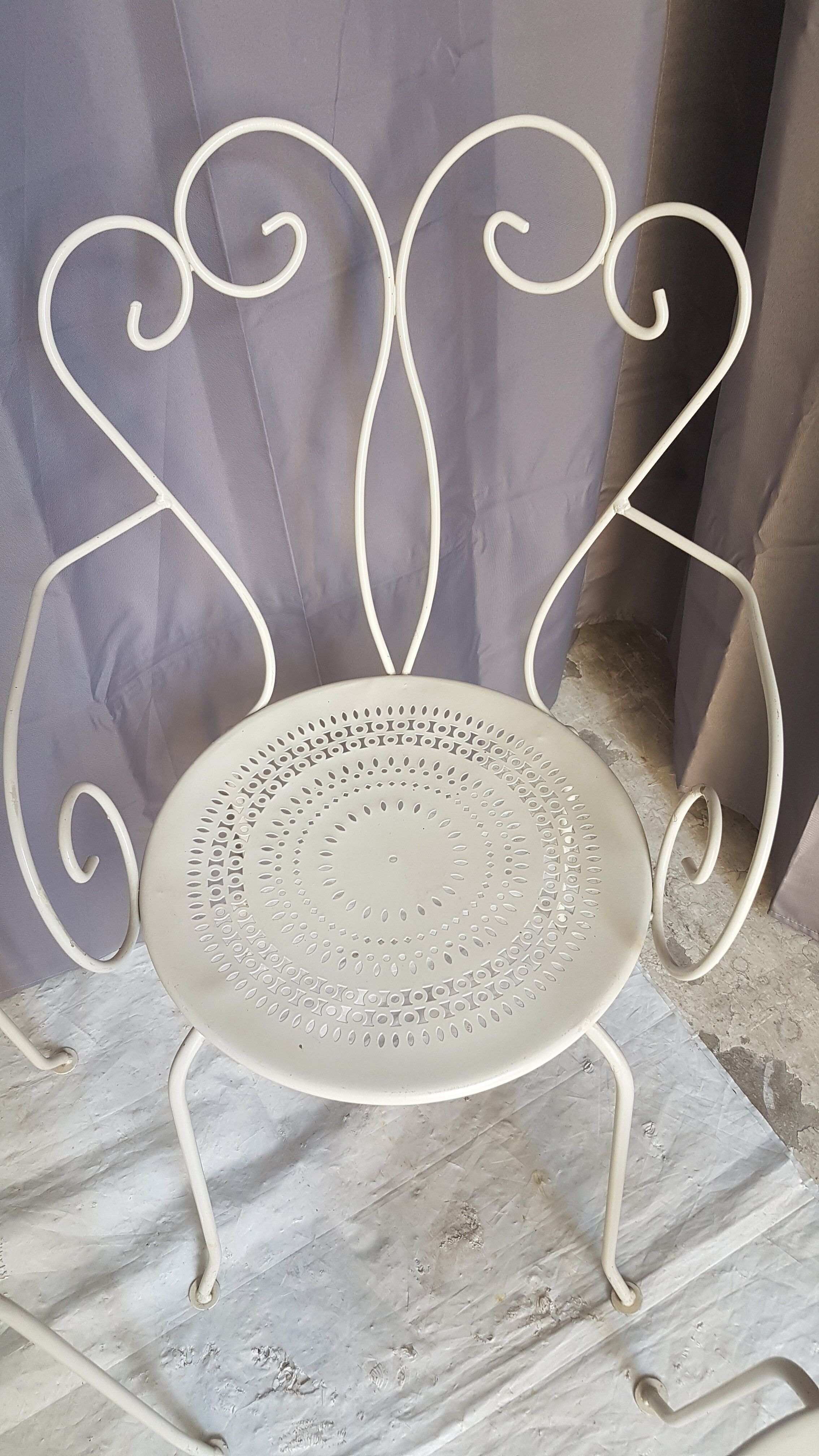 Lot of 6 metal garden seats